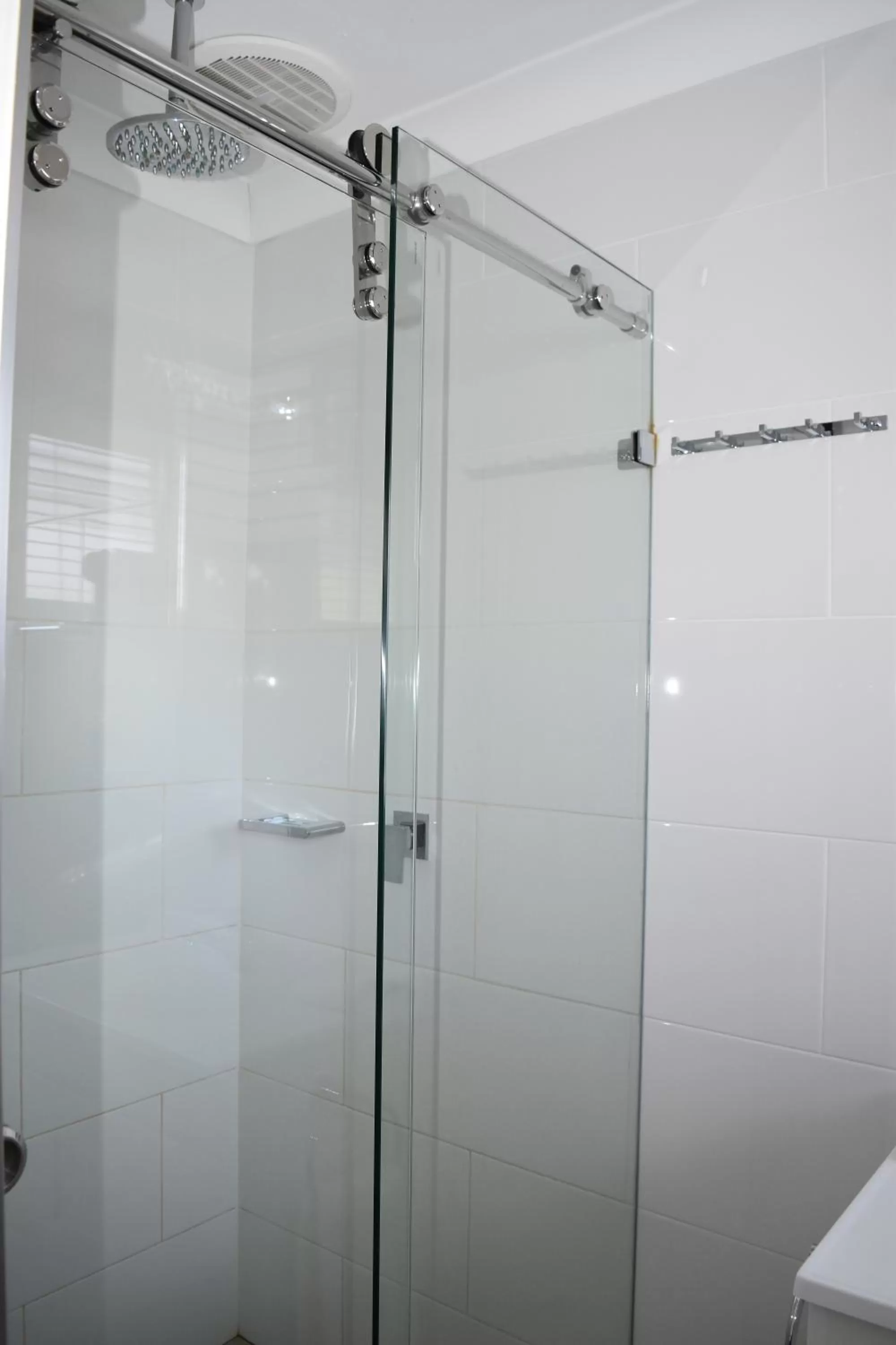 Ten Dollar Town Motel