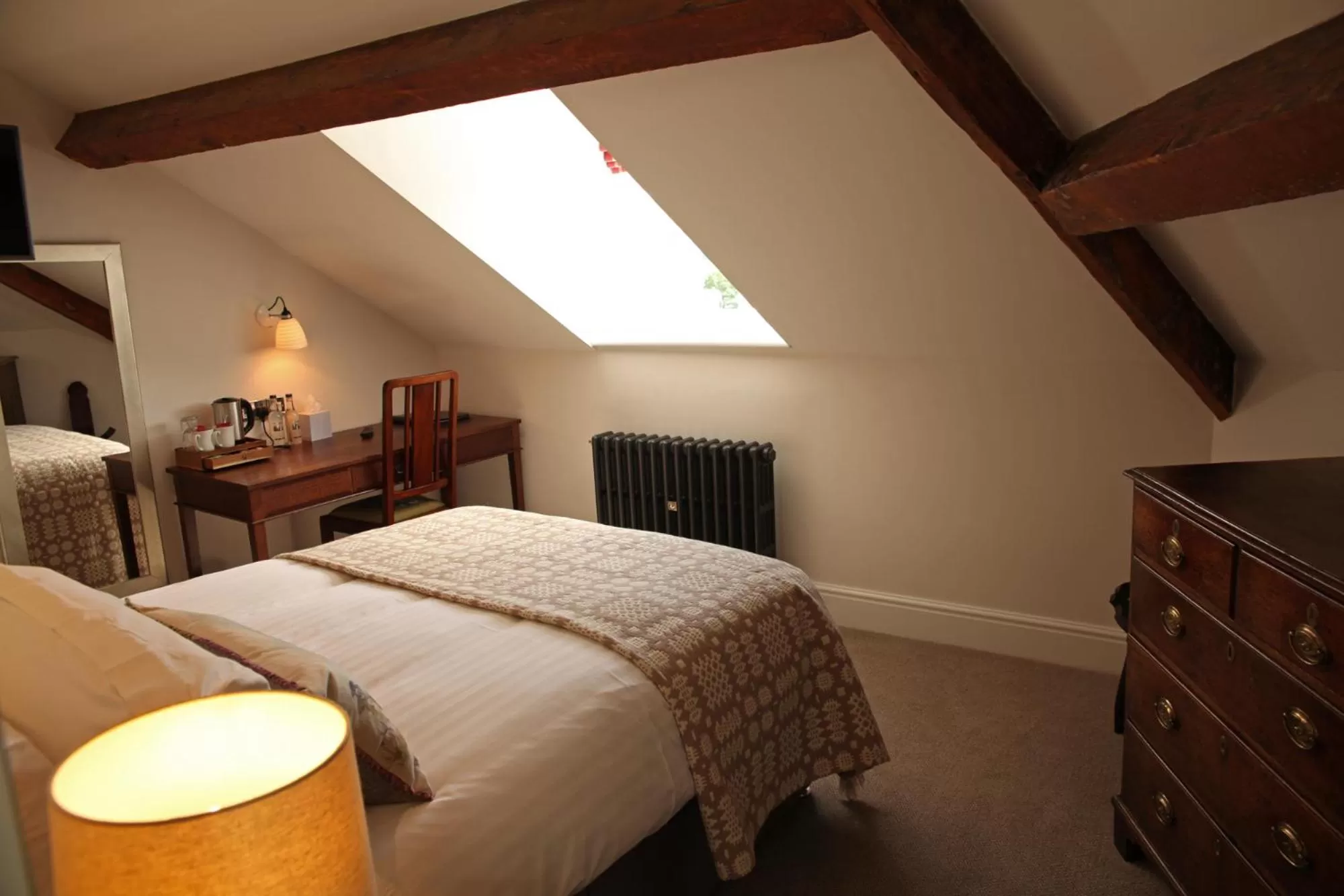 Bedroom, Bed in The Erskine Arms