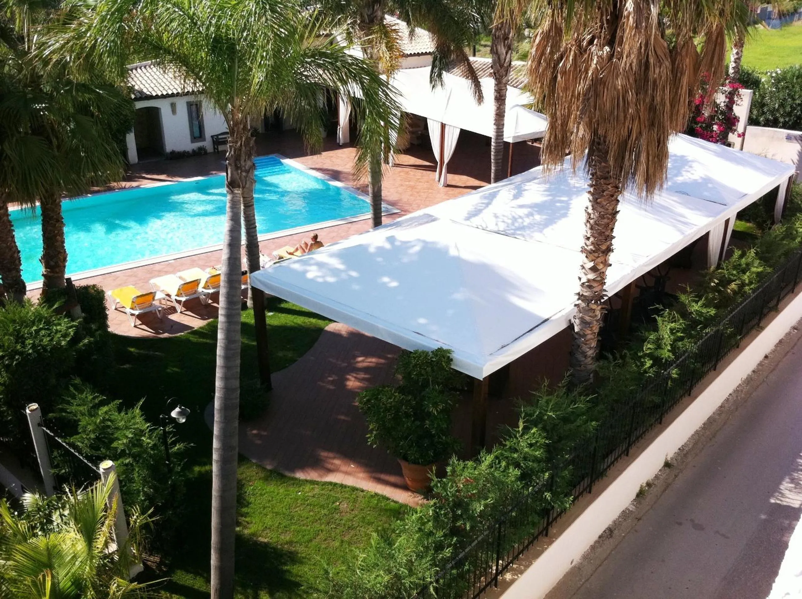 Swimming pool in Hotel Redebora