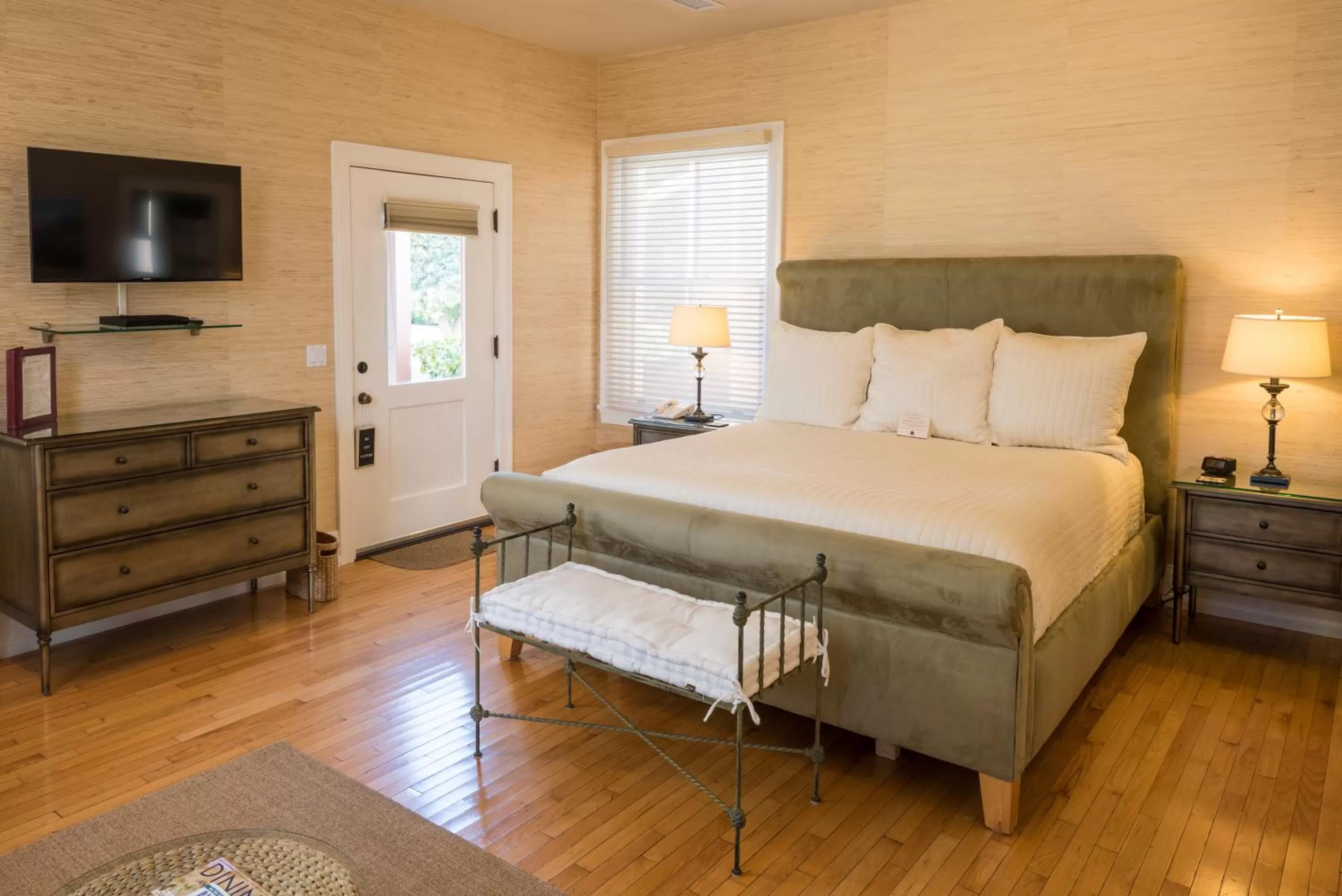 TV and multimedia, Bed in Harbor House Inn