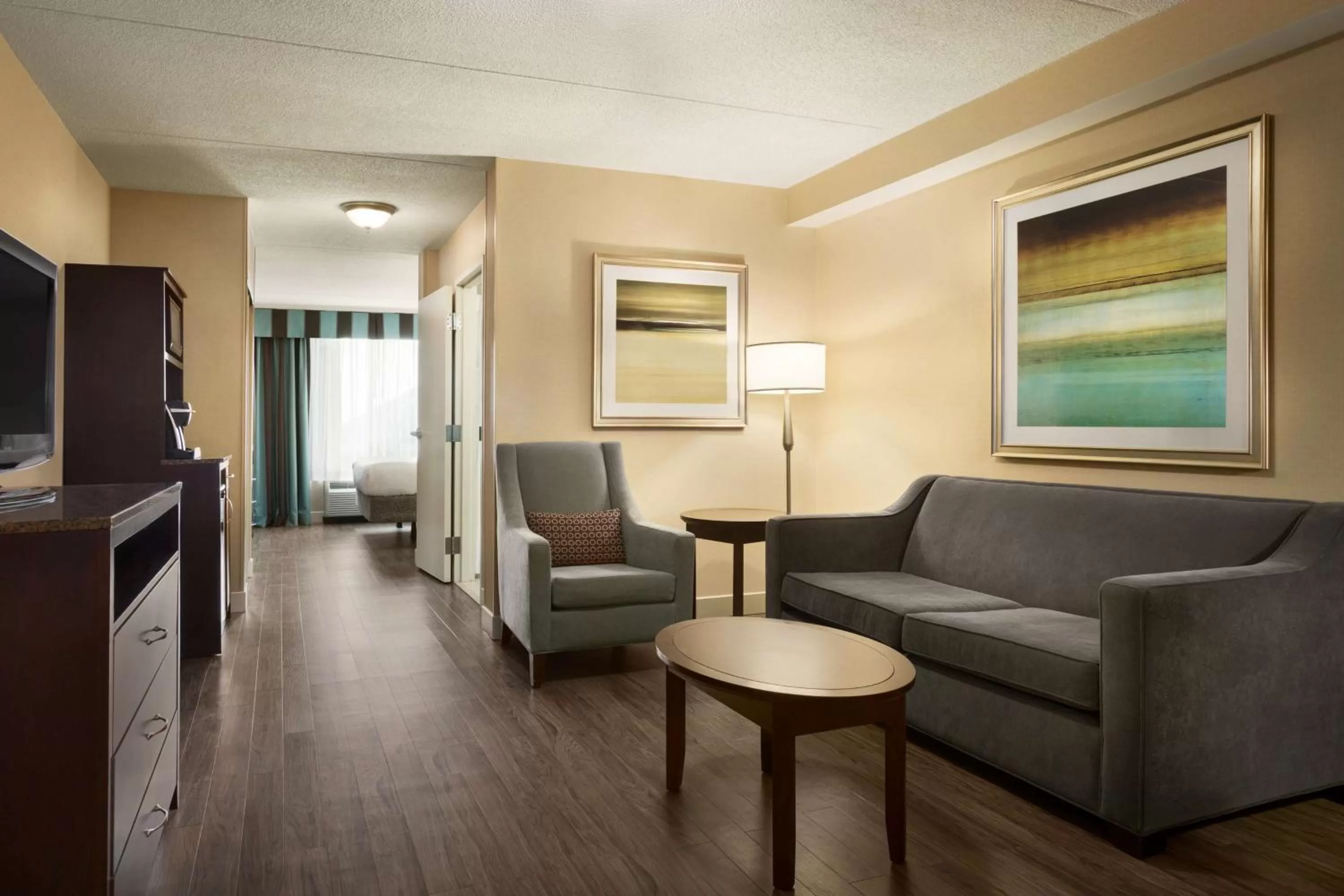 One-Bedroom King Suite with Sofa Bed in Hilton Garden Inn Toronto/Vaughan