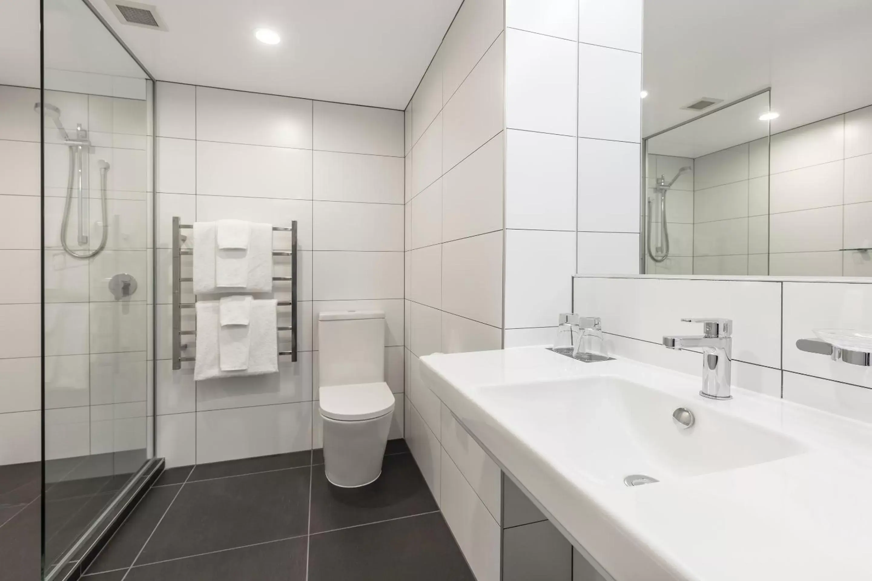 Newly Refurbished - Executive Twin Room in James Cook Hotel Grand Chancellor Newly Refurbished - Executive Twin Room in James Cook Hotel Grand Chancellor