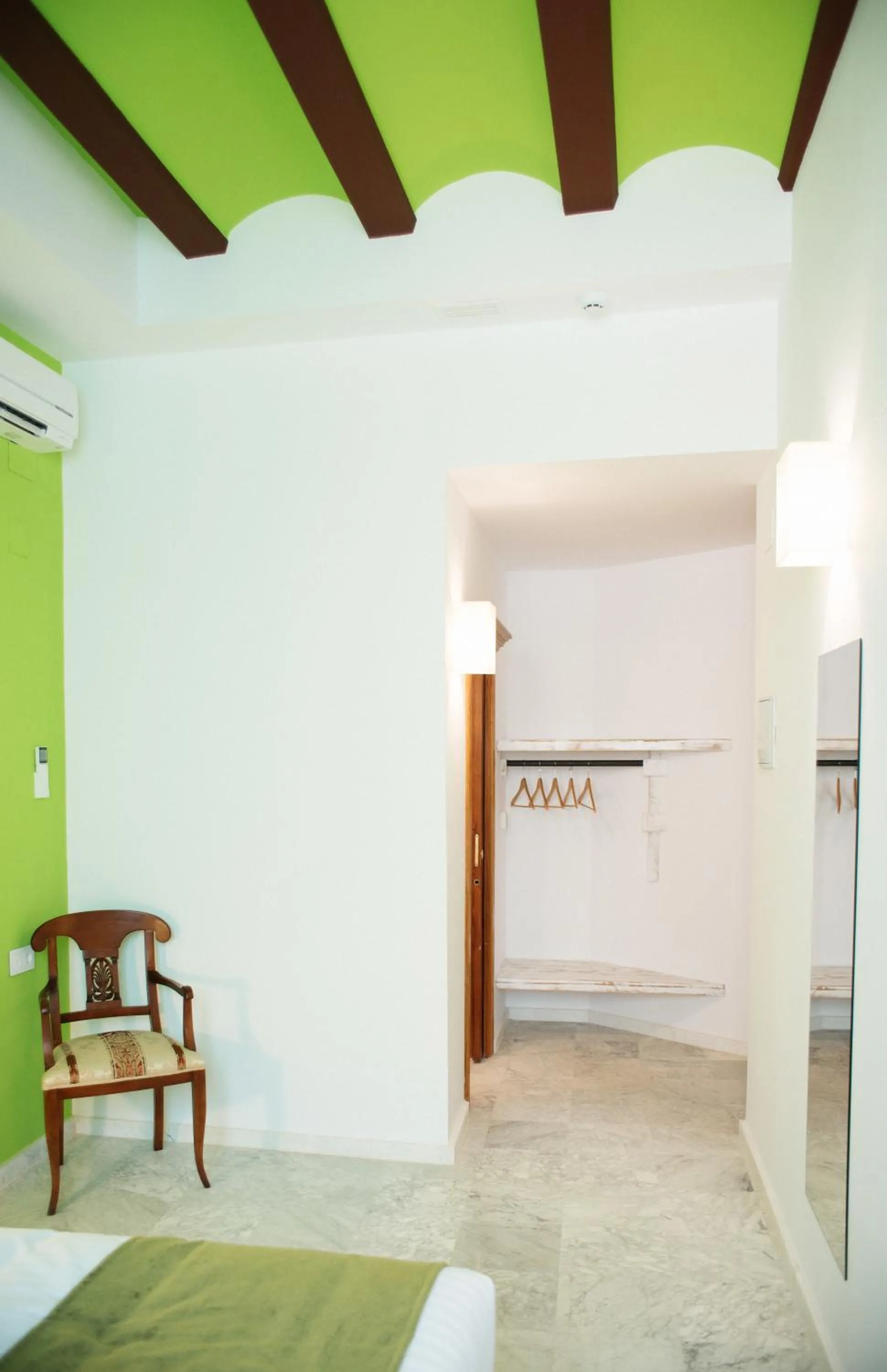 Bedroom, Bed in Ad Hoc Carmen