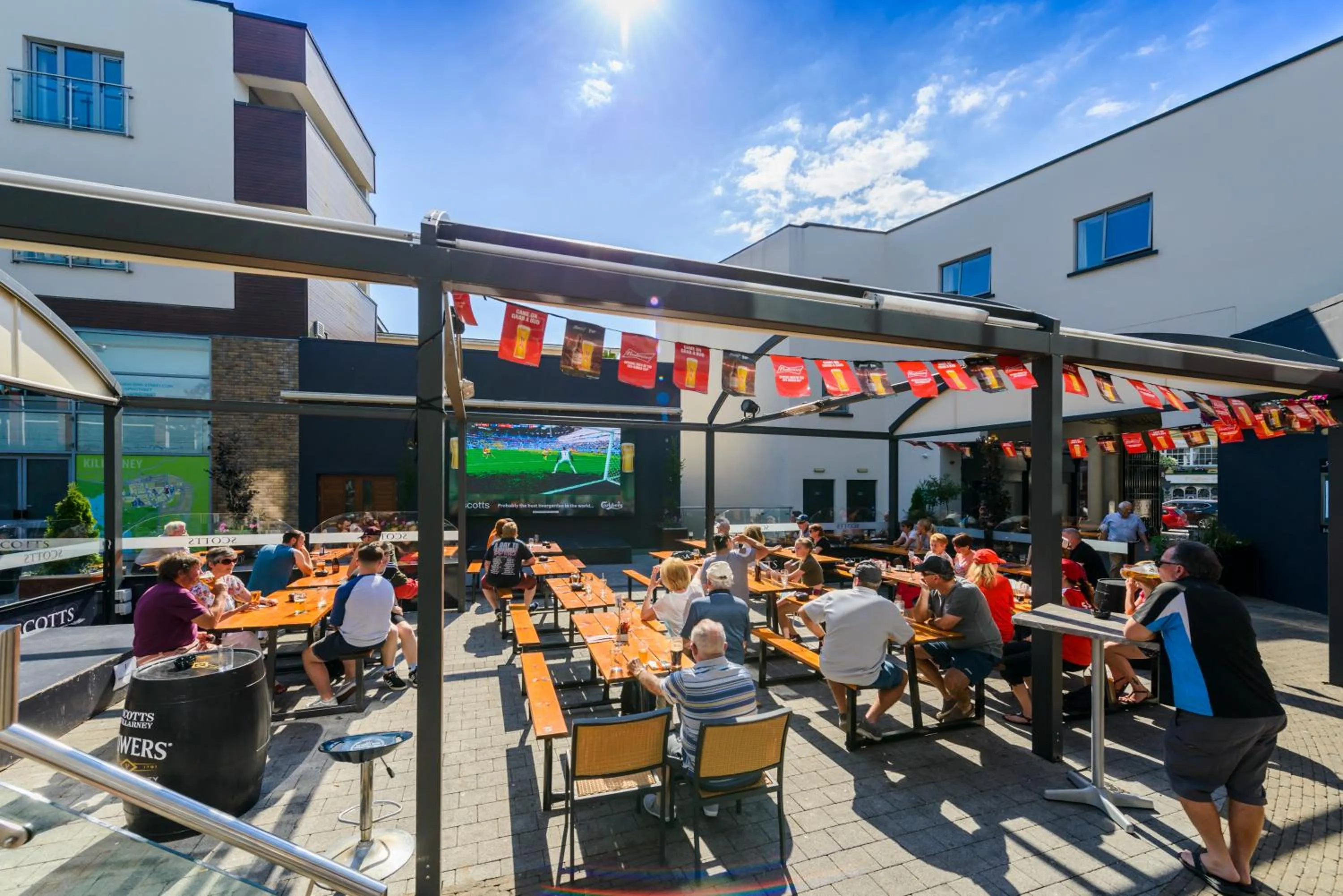 Restaurant/places to eat in Scott's Hotel