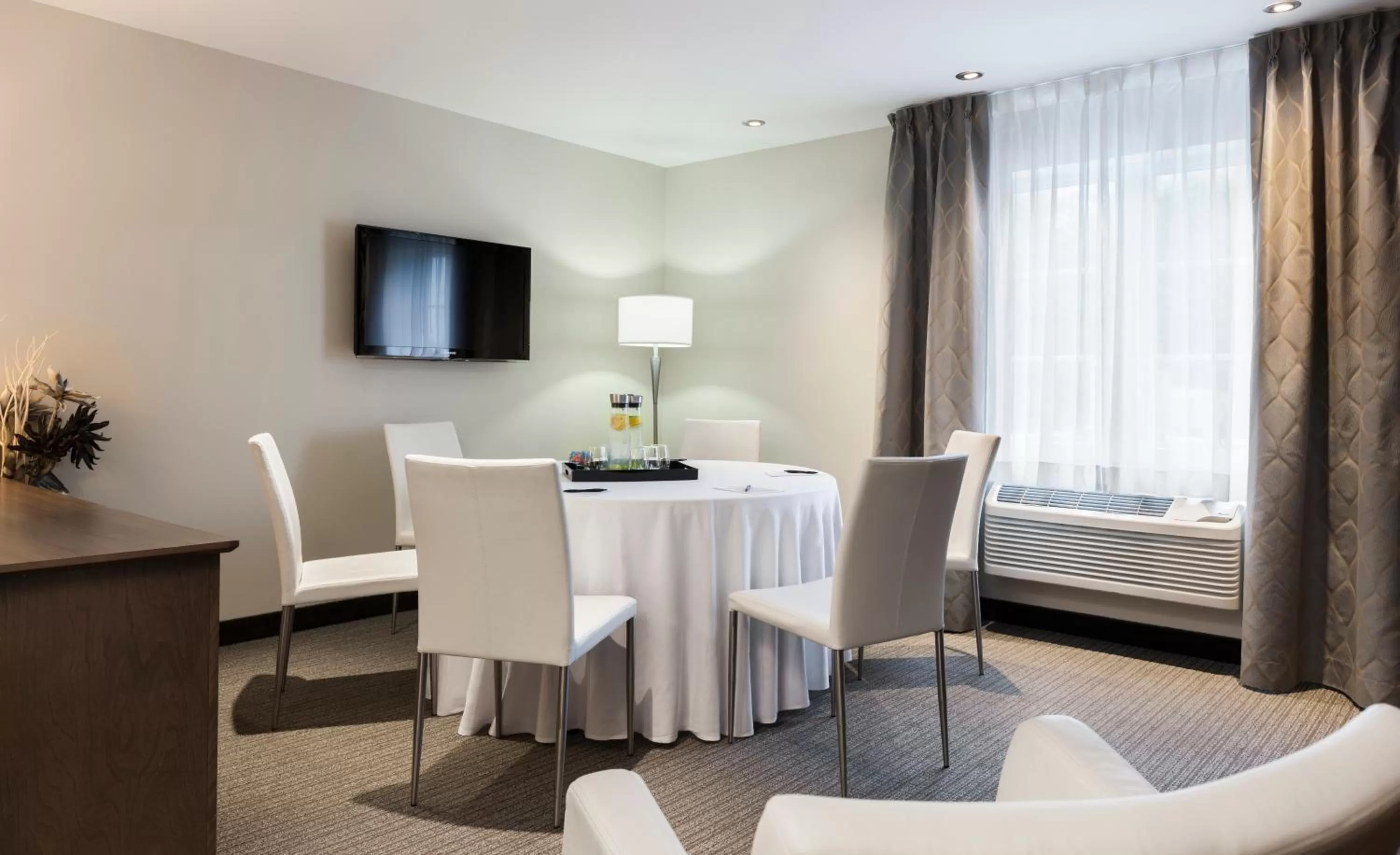 Banquet/Function facilities in Imperia Hôtel et Suites Terrebonne