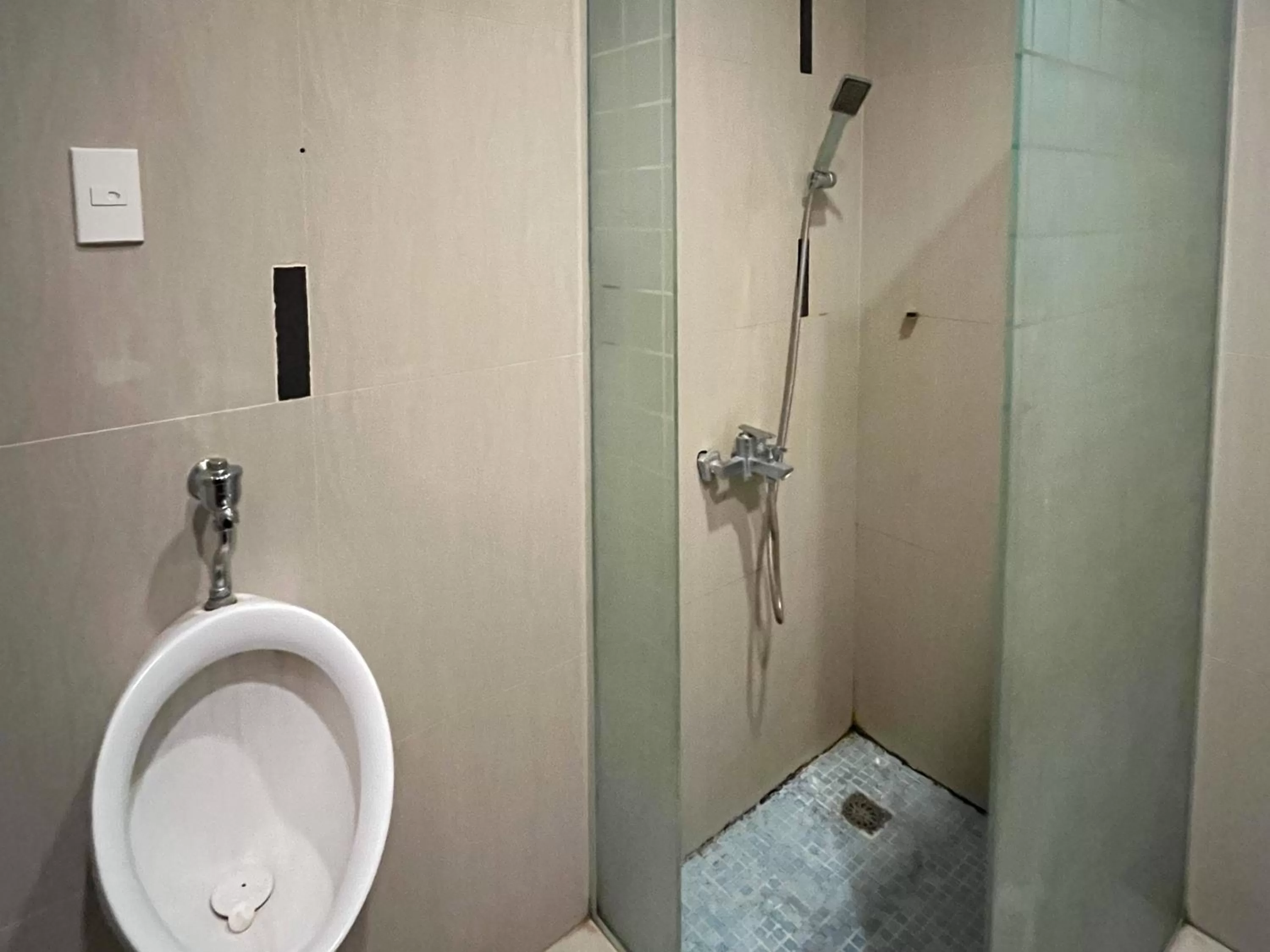 Bathroom in RedDoorz Premium Syariah at Mutiara Hijau Suites Medan