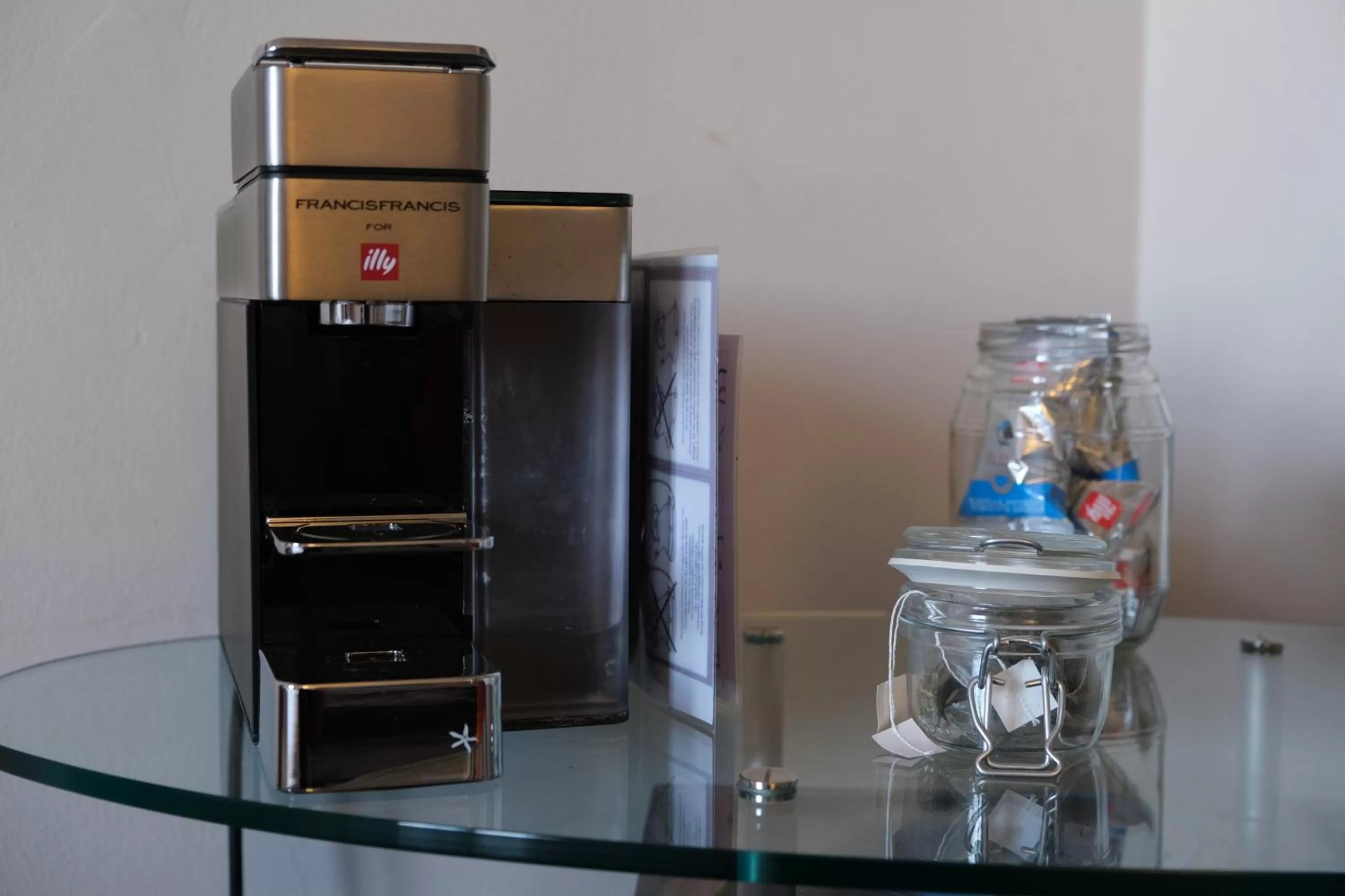 Coffee/tea facilities in Settecento Hotel