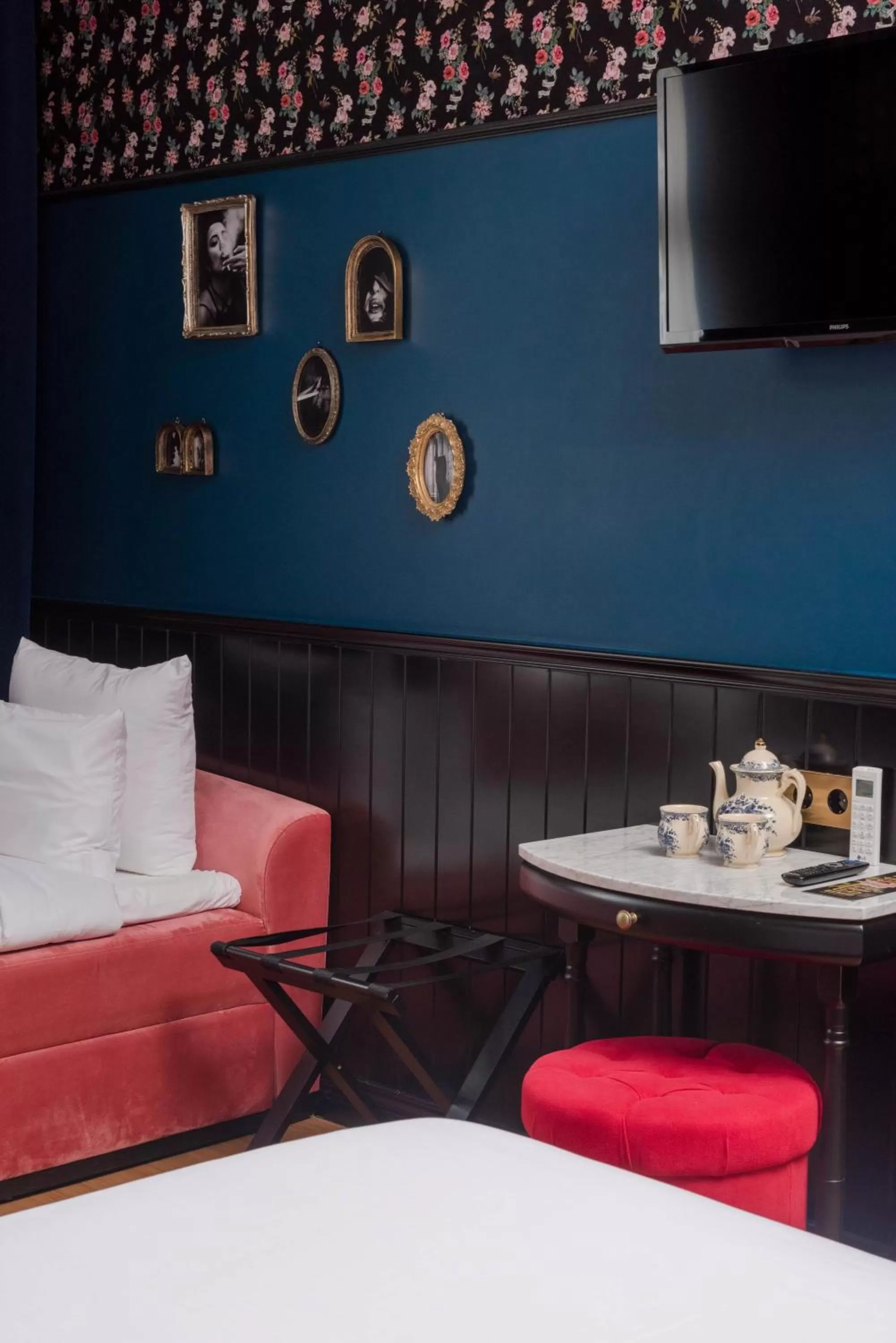 Bedroom, Bed in Craves