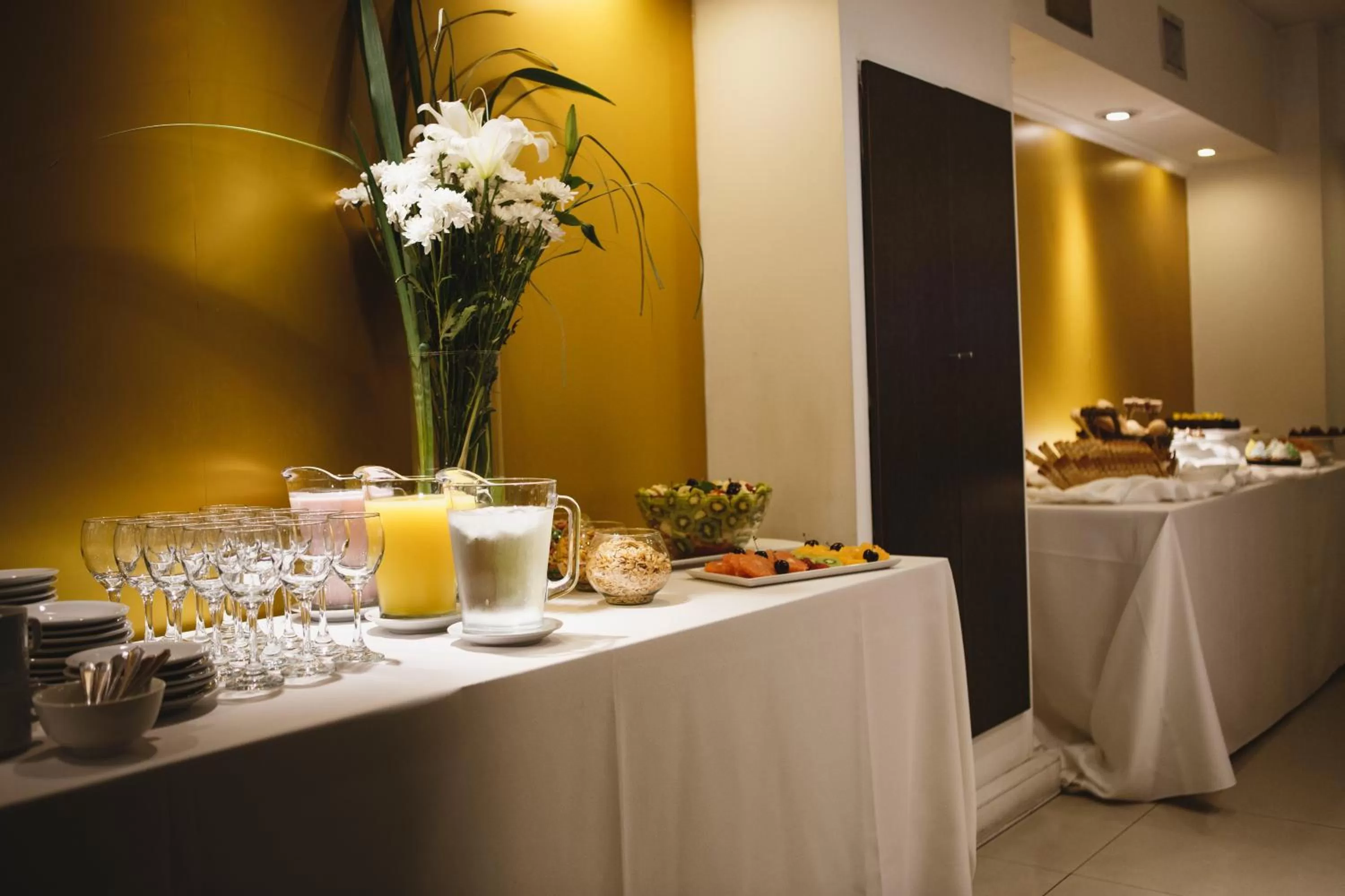 Food and drinks in Ker Urquiza Hotel