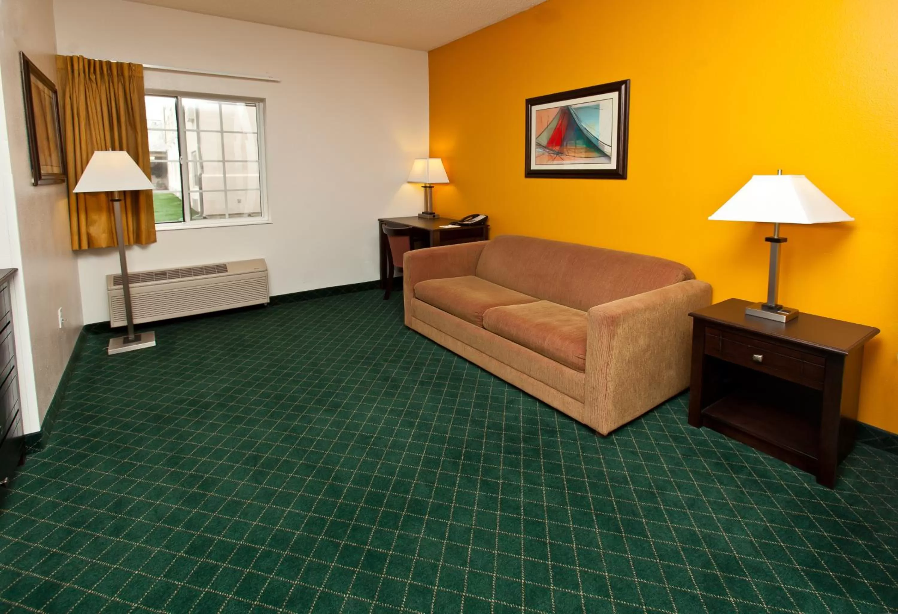 Living room in Landmark Inn Fort Irwin