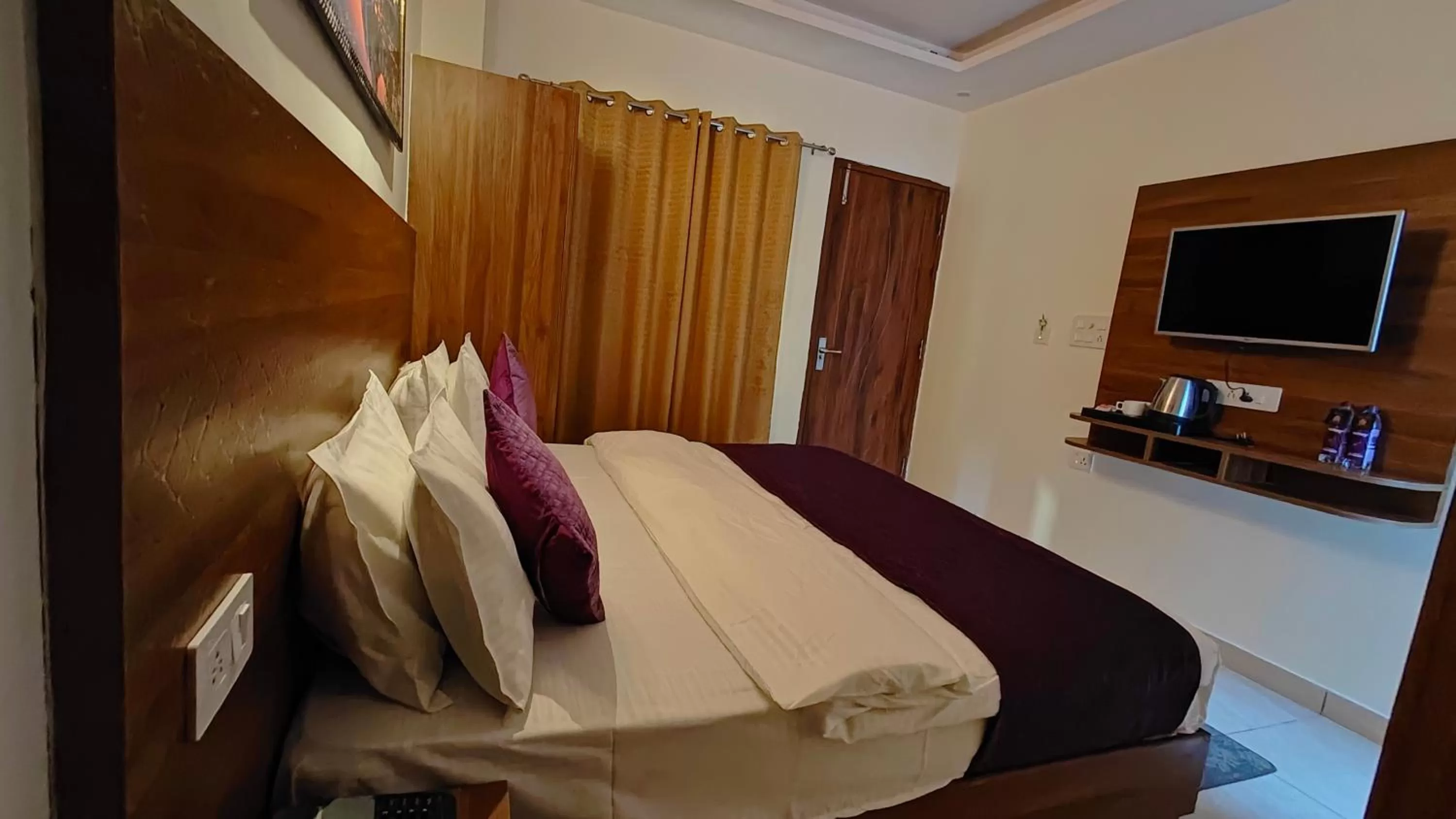 Bed in Perfectstayz Value Forest Valley Near Waterfall