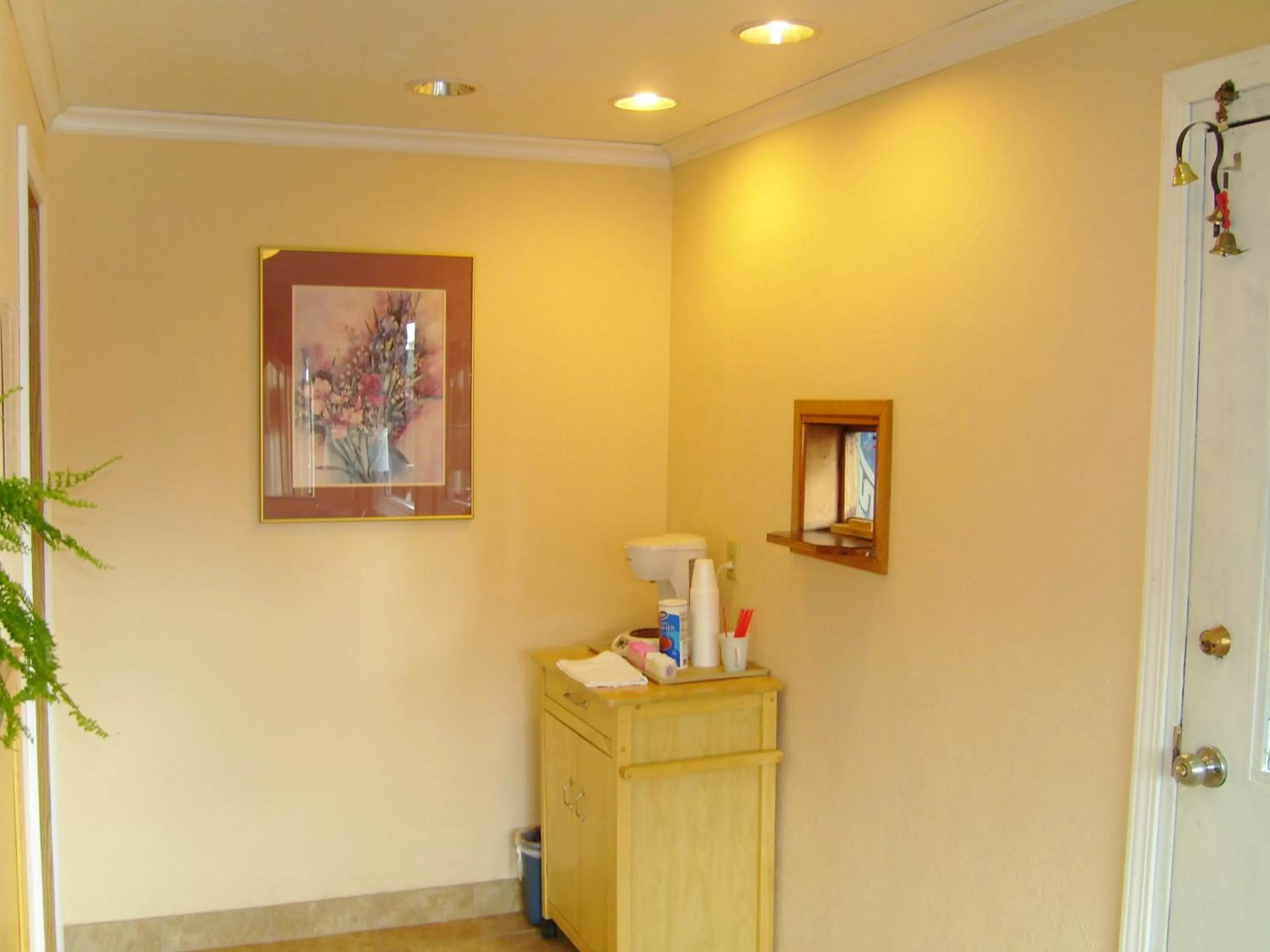 Coffee/tea facilities in Stagecoach Inn Motel