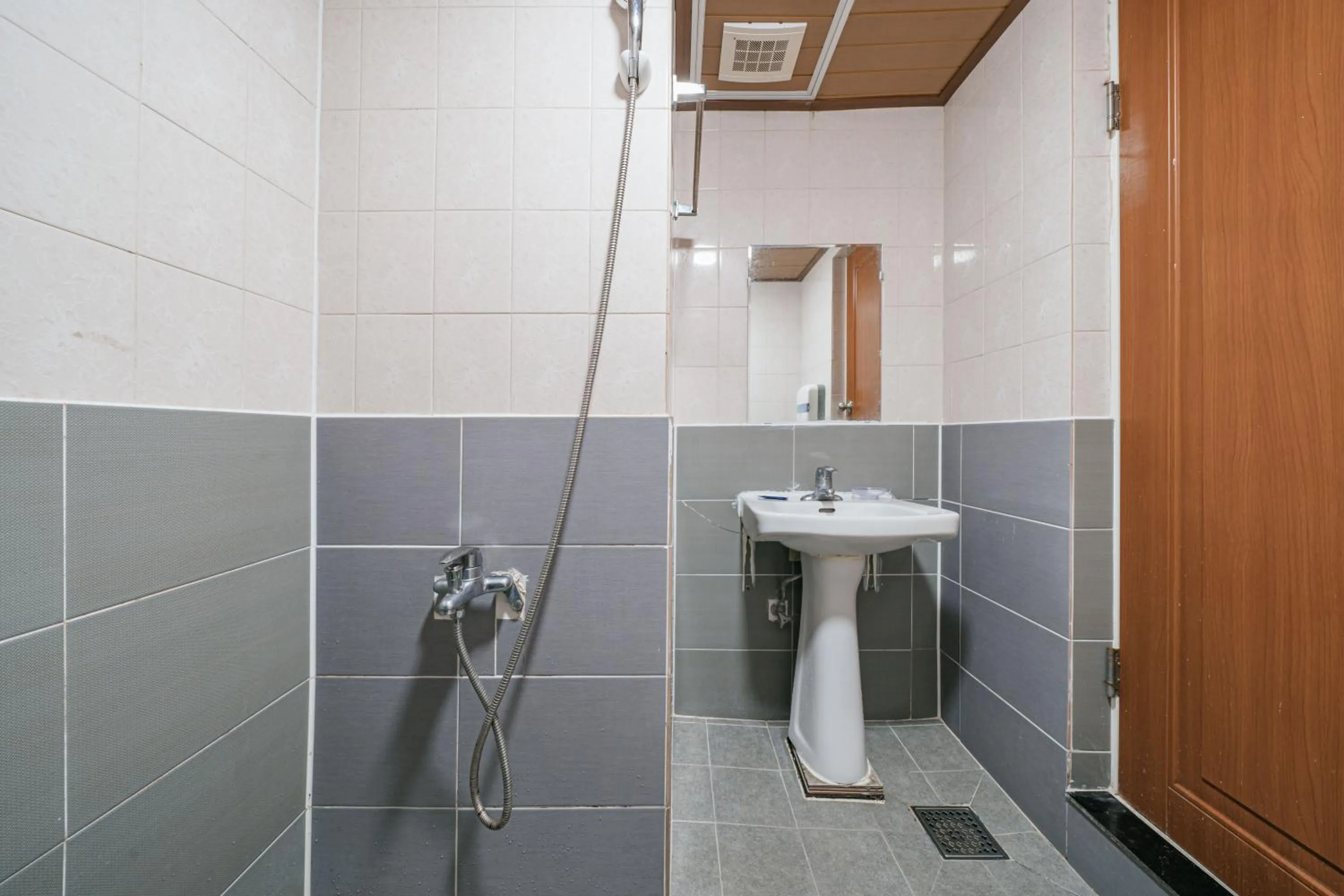 Bathroom in Miju Hotel