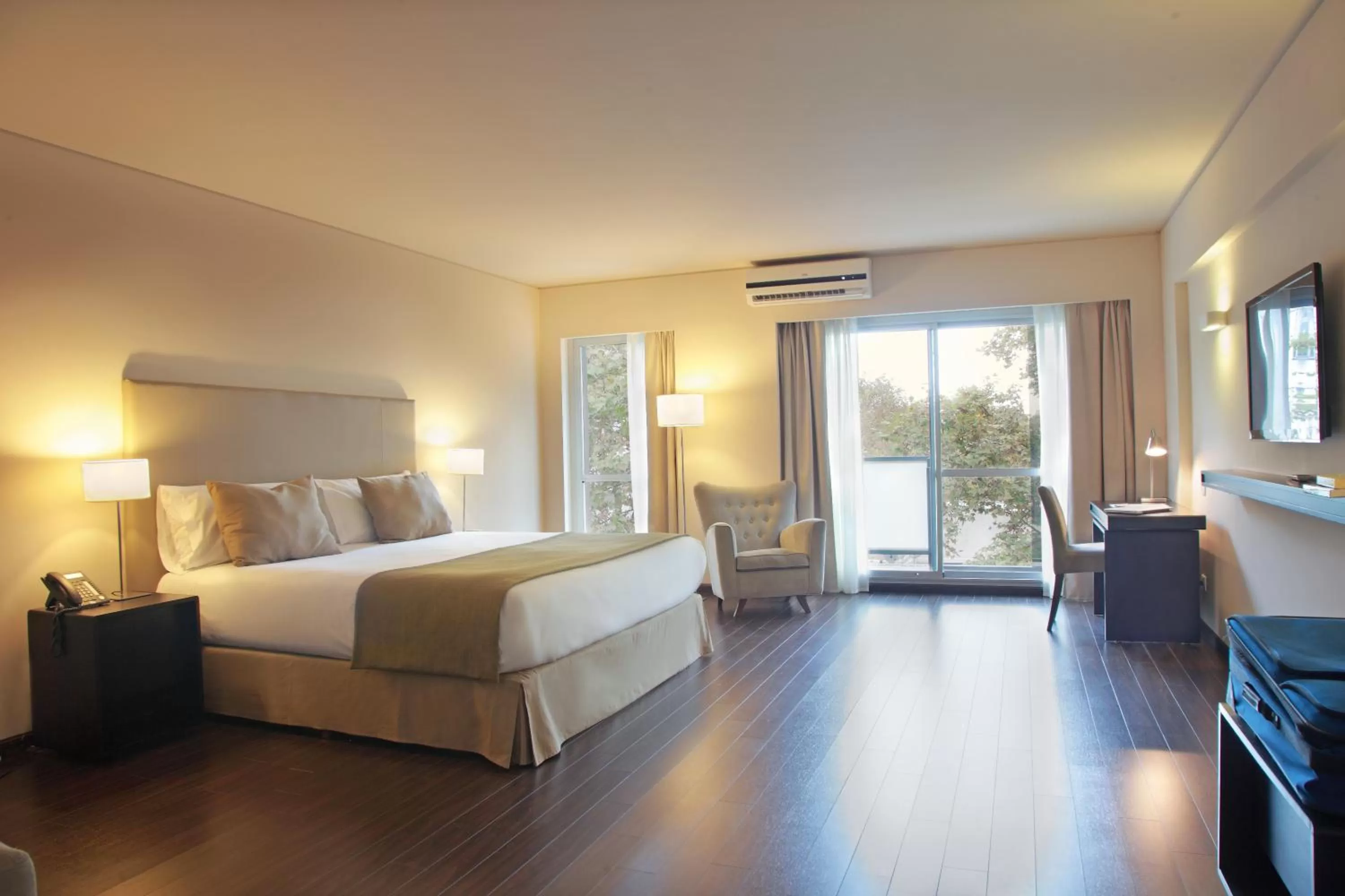 Photo of the whole room, Bed in Dazzler by Wyndham Buenos Aires Palermo