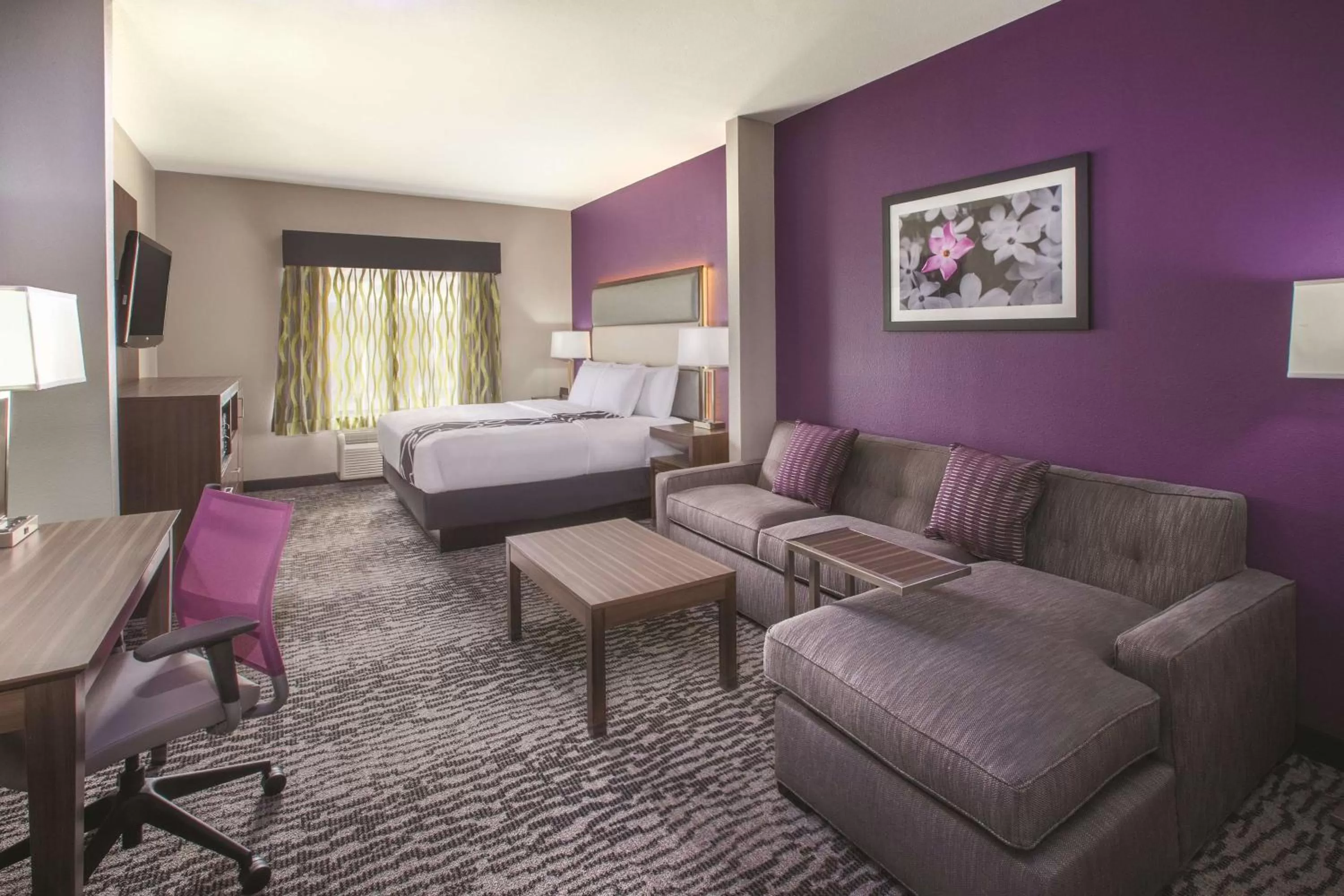 Photo of the whole room, Bed in La Quinta by Wyndham NW Tucson Marana