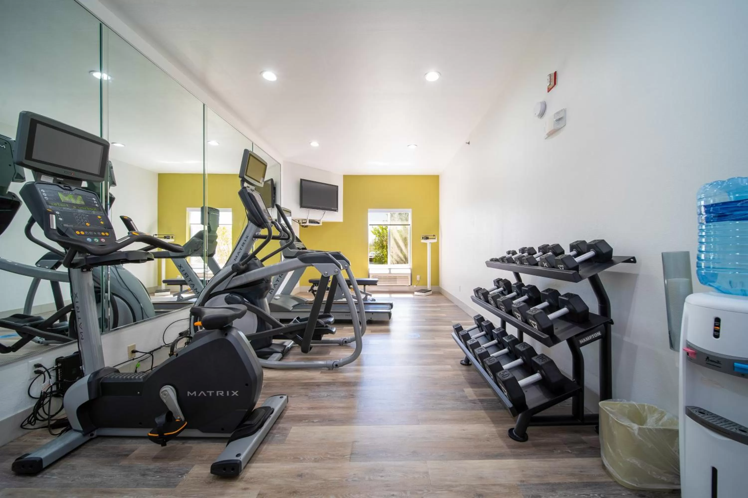 Spa and wellness centre/facilities in Holiday Inn Express Hotel & Suites Bedford by IHG