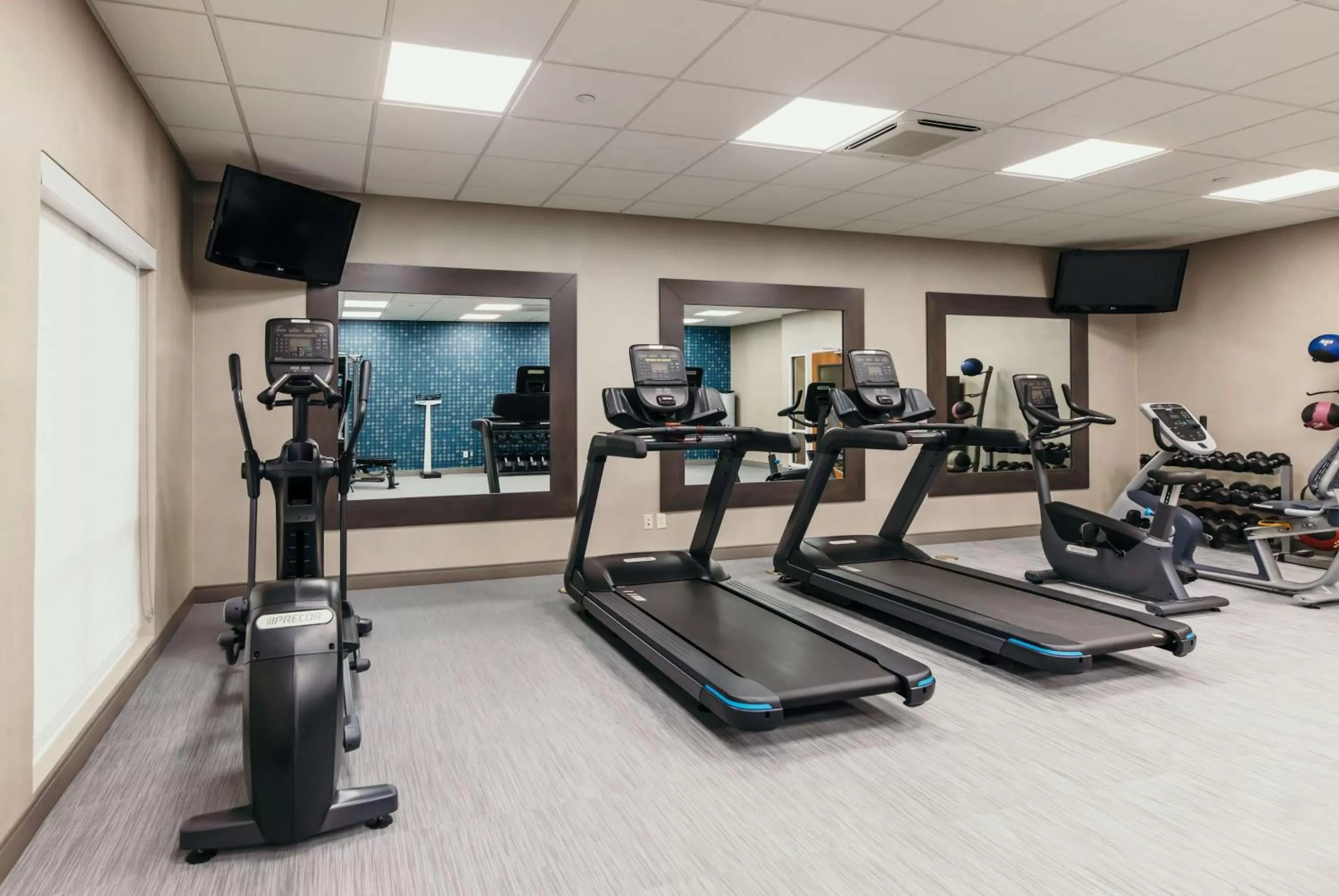 Fitness centre/facilities in La Quinta Inn & Suites by Wyndham Ankeny IA - Des Moines IA