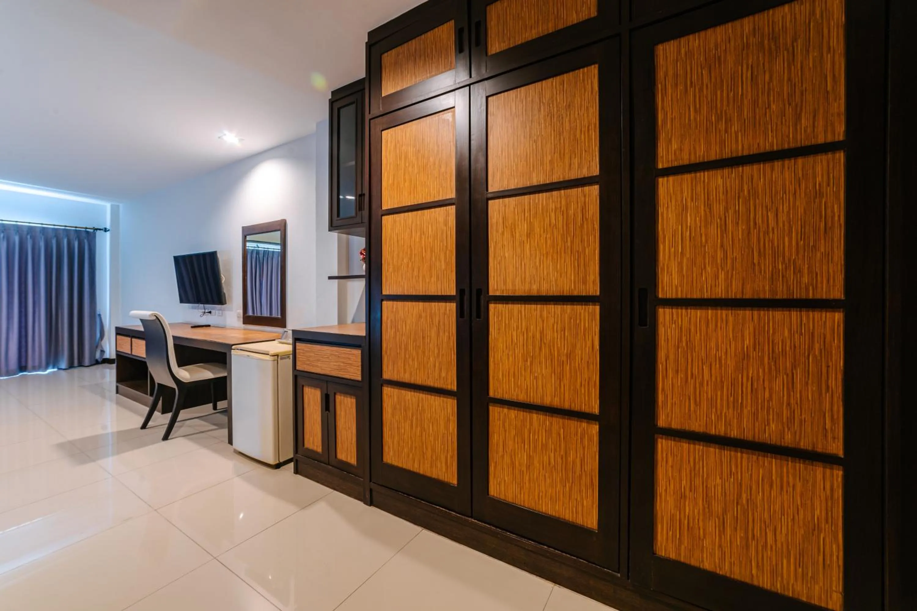 wardrobe in Ratana Hotel Sakdidet, PHUKET TOWN
