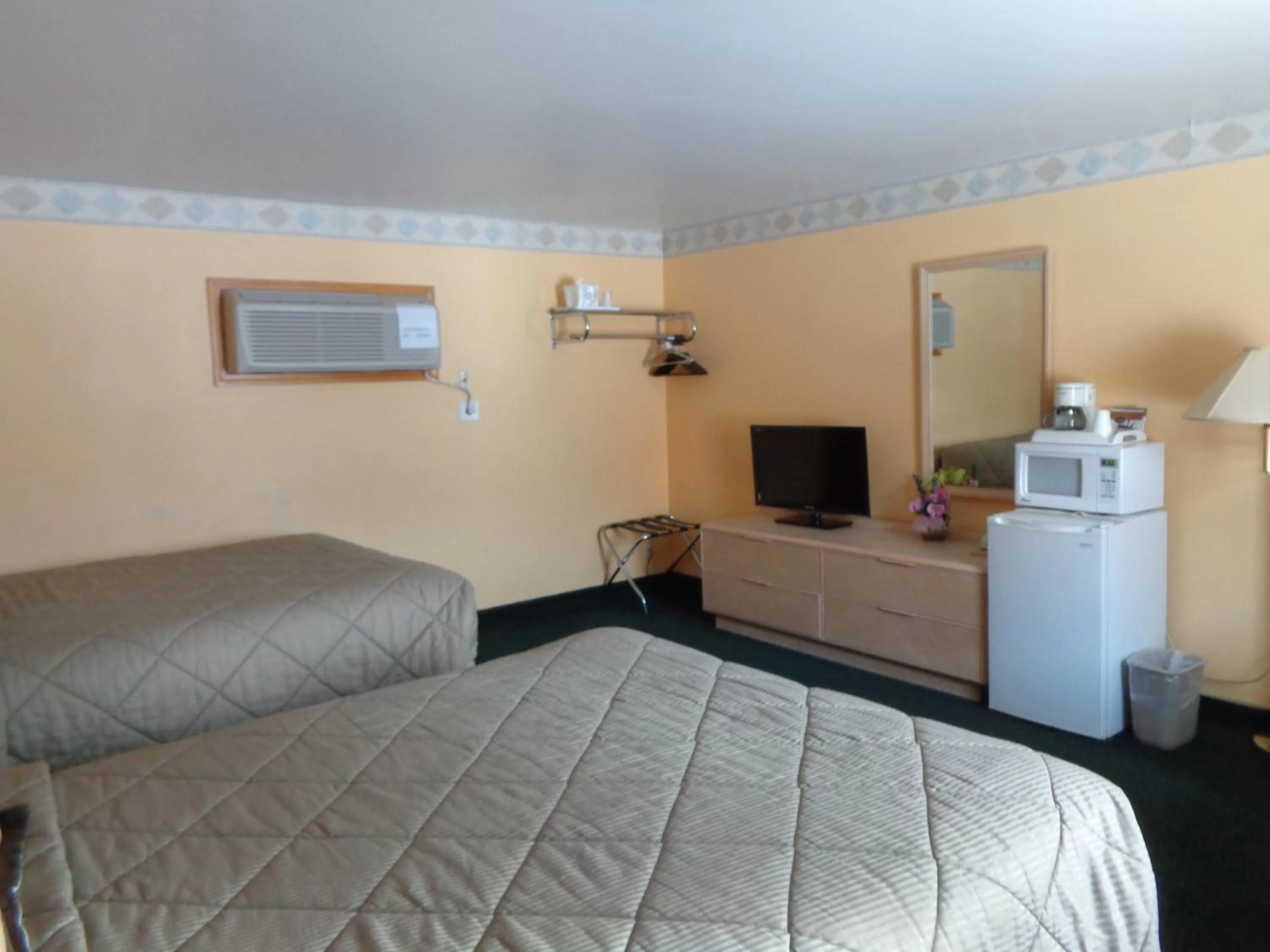 Bedroom in Western Motel