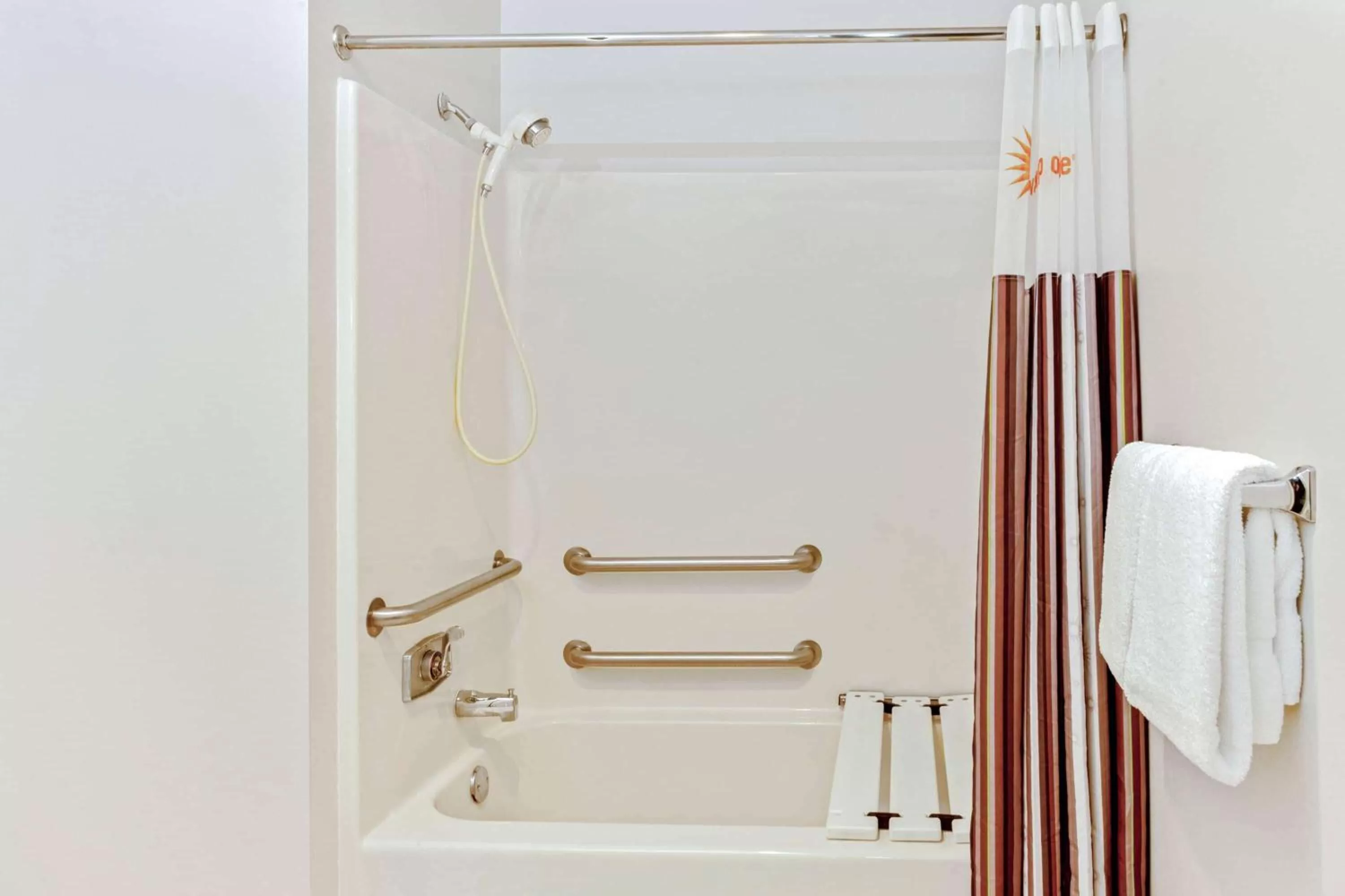 Bathroom in La Quinta by Wyndham Milwaukee Delafield