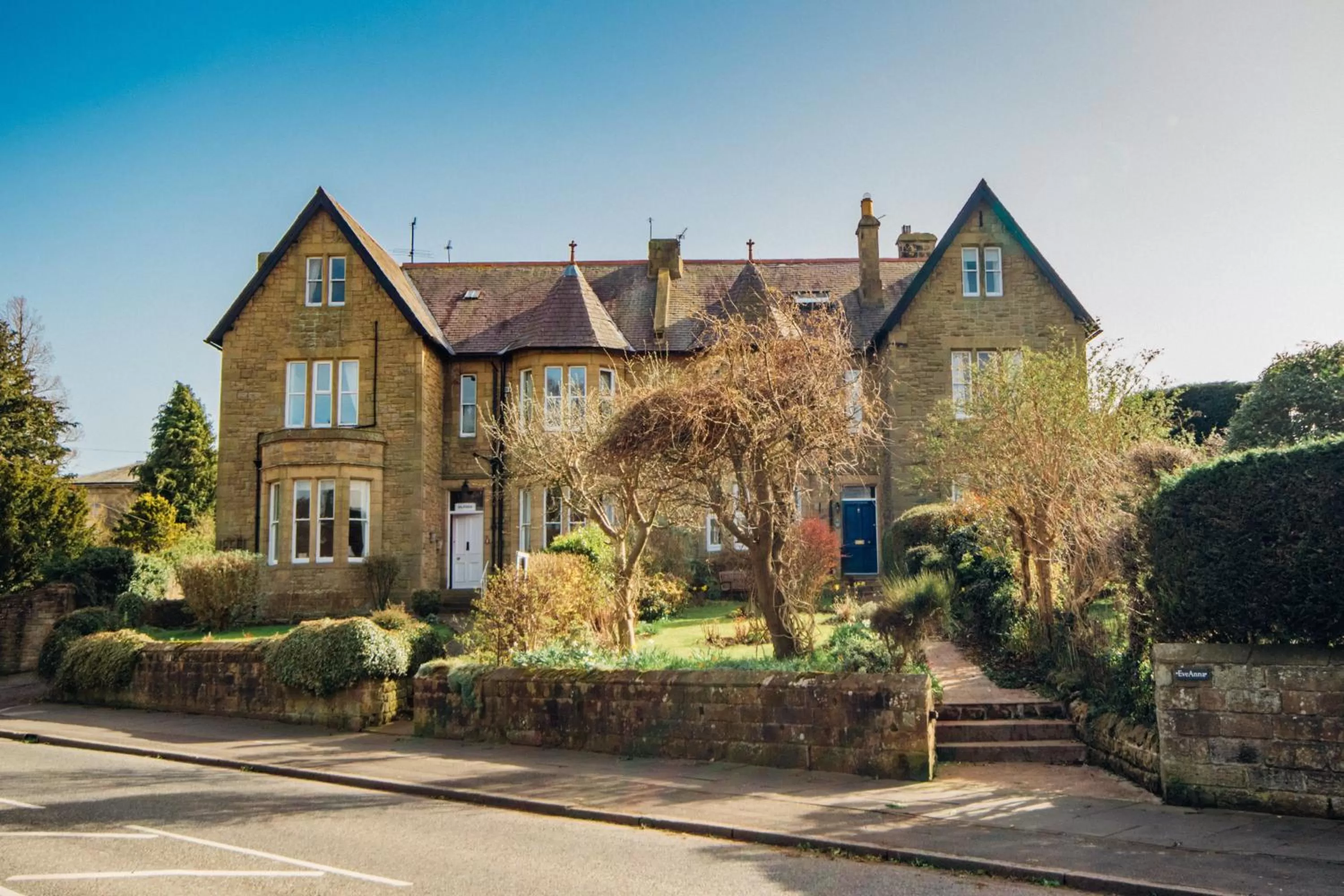 Property building in EveAnna