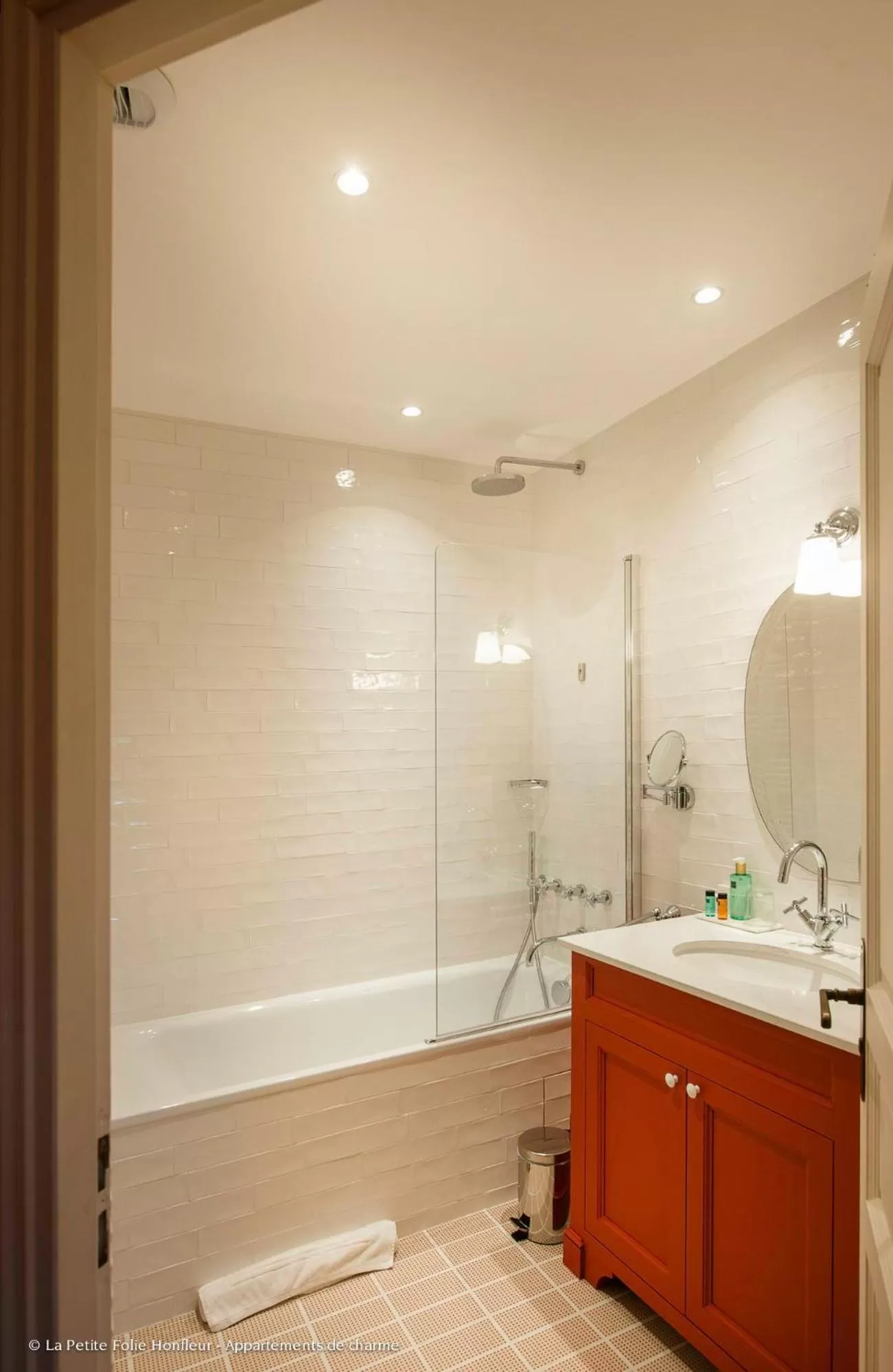 Bathroom in La Petite Folie