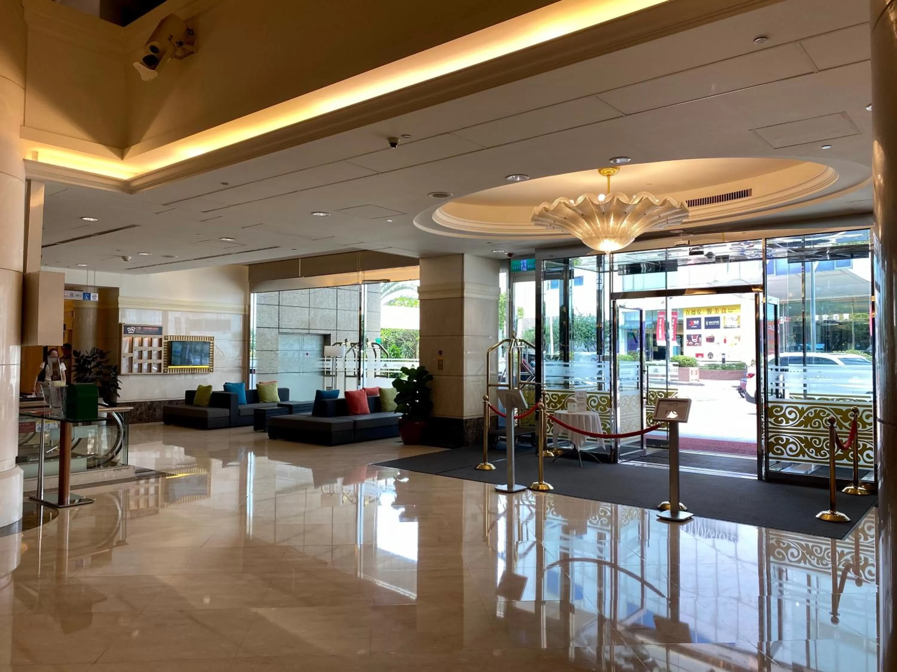 Facade/entrance in Evergreen Plaza Hotel - Tainan