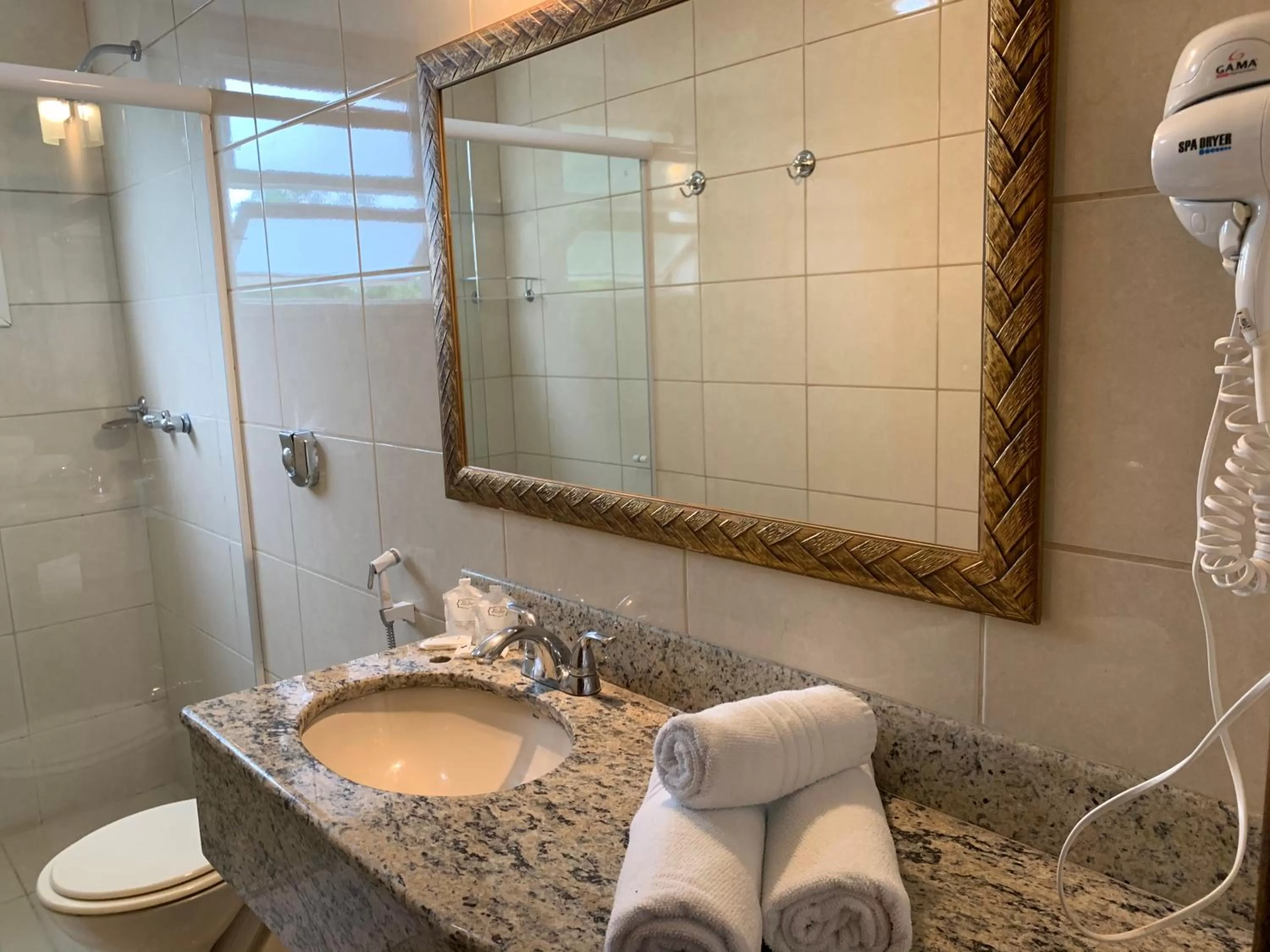 Bathroom in Hotel La Ponsa Itatiaia