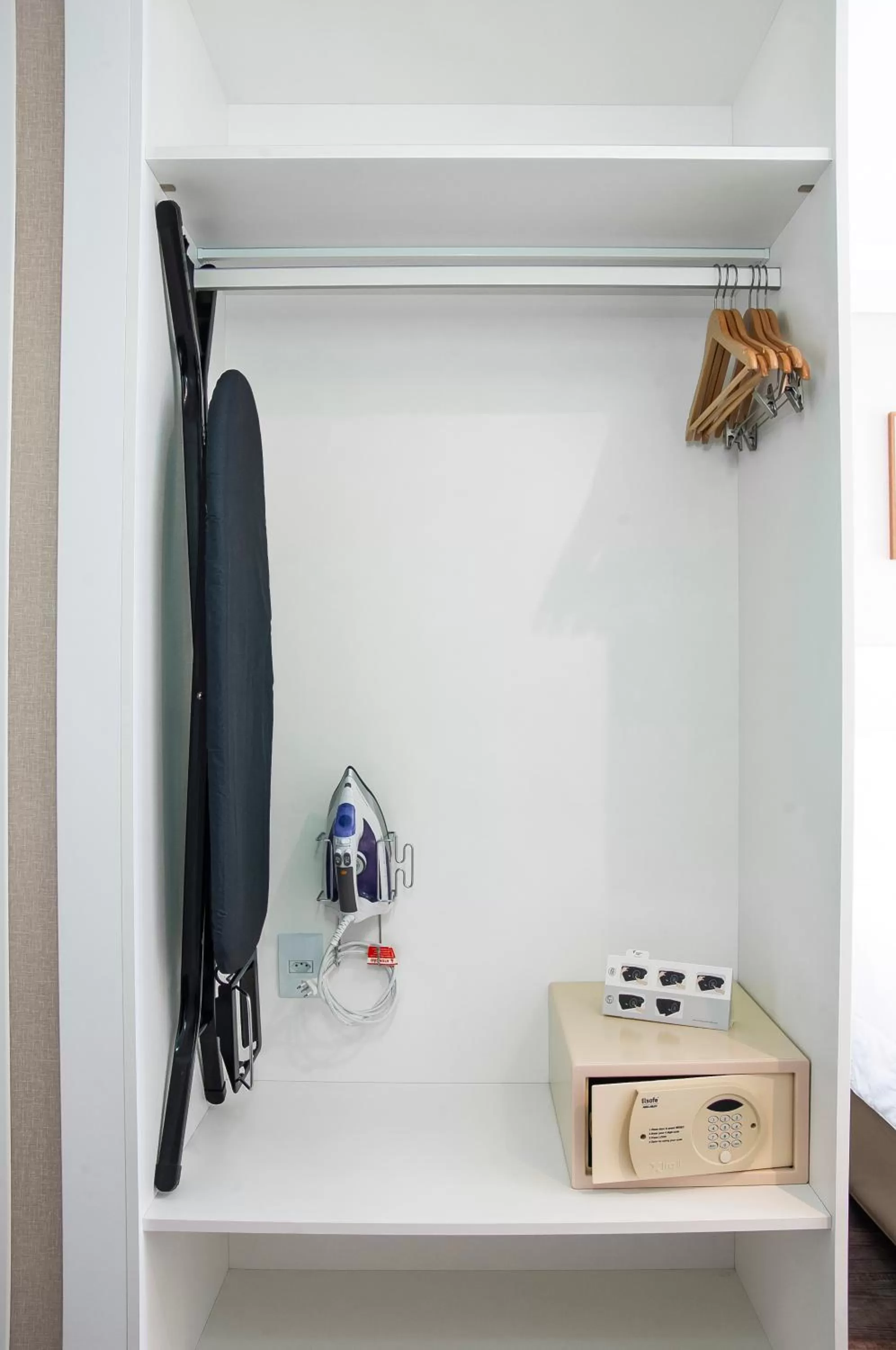 furniture in Holiday Inn Express - Farroupilha, um Hotel IHG