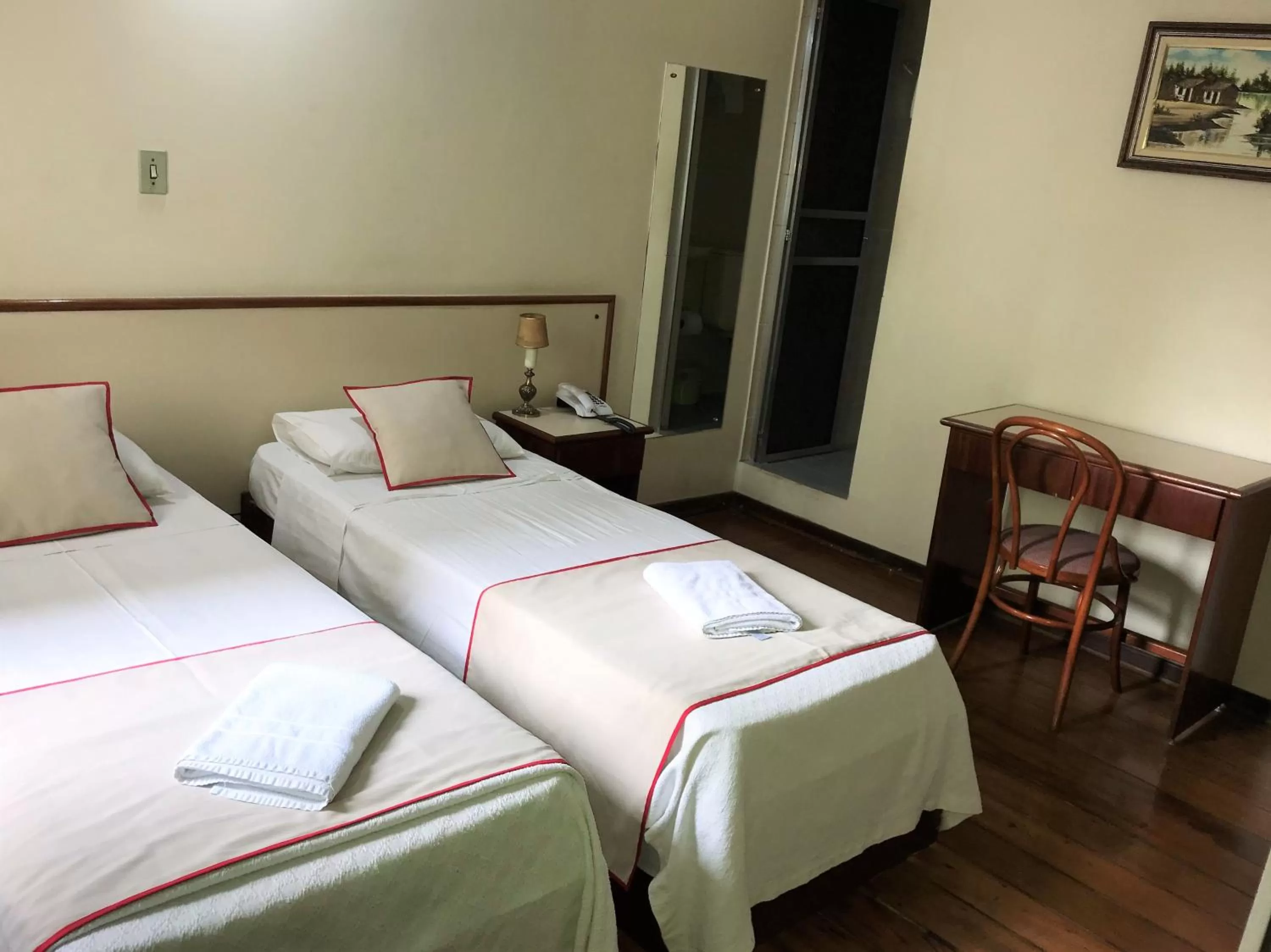 Bedroom, Bed in Hotel São Jorge São Paulo - Próximo a 25 de março, região do Brás, fácil acesso ao Expo Center Norte e Mercado Municipal SP