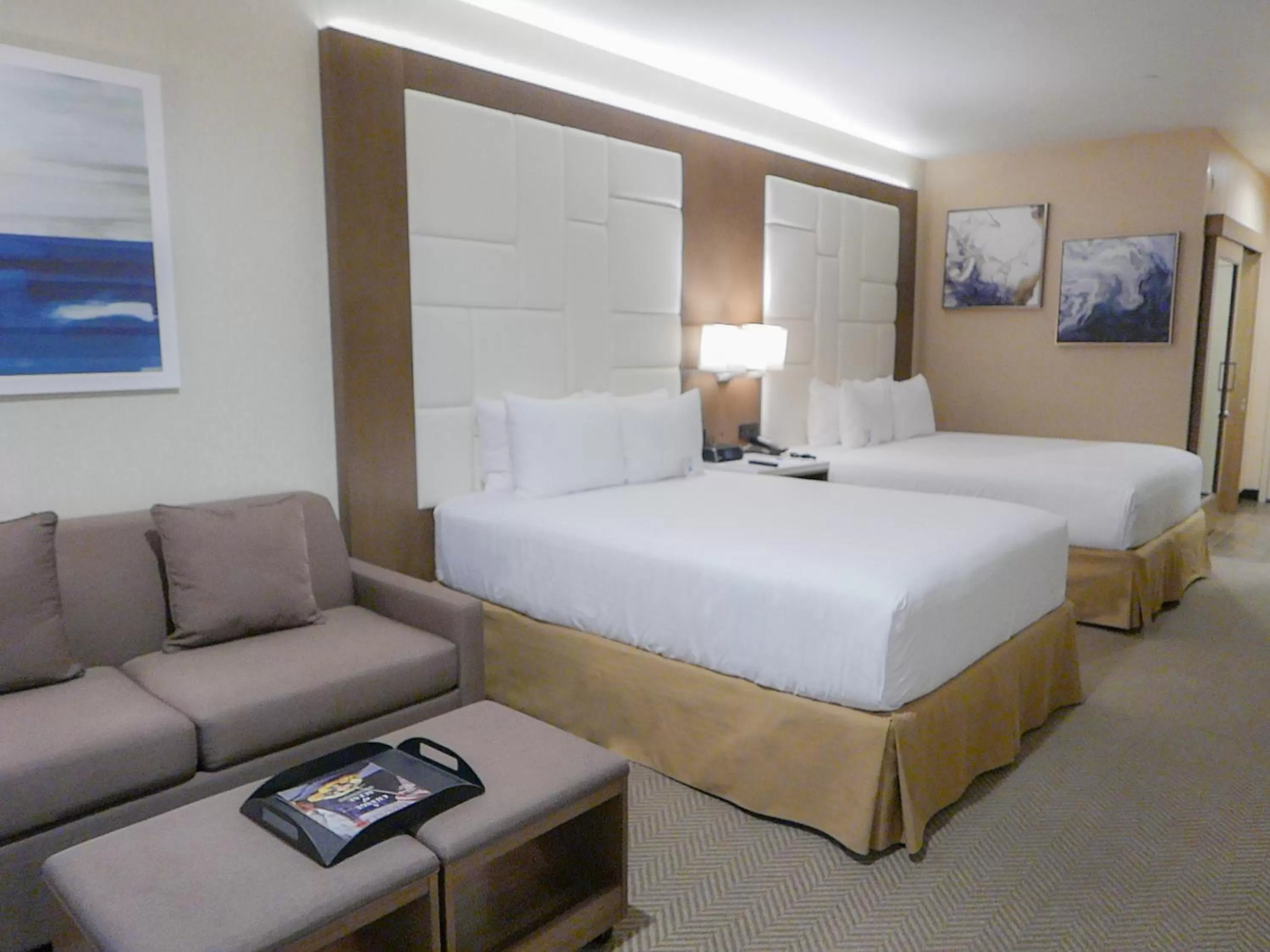 Bed in Wyndham Anaheim
