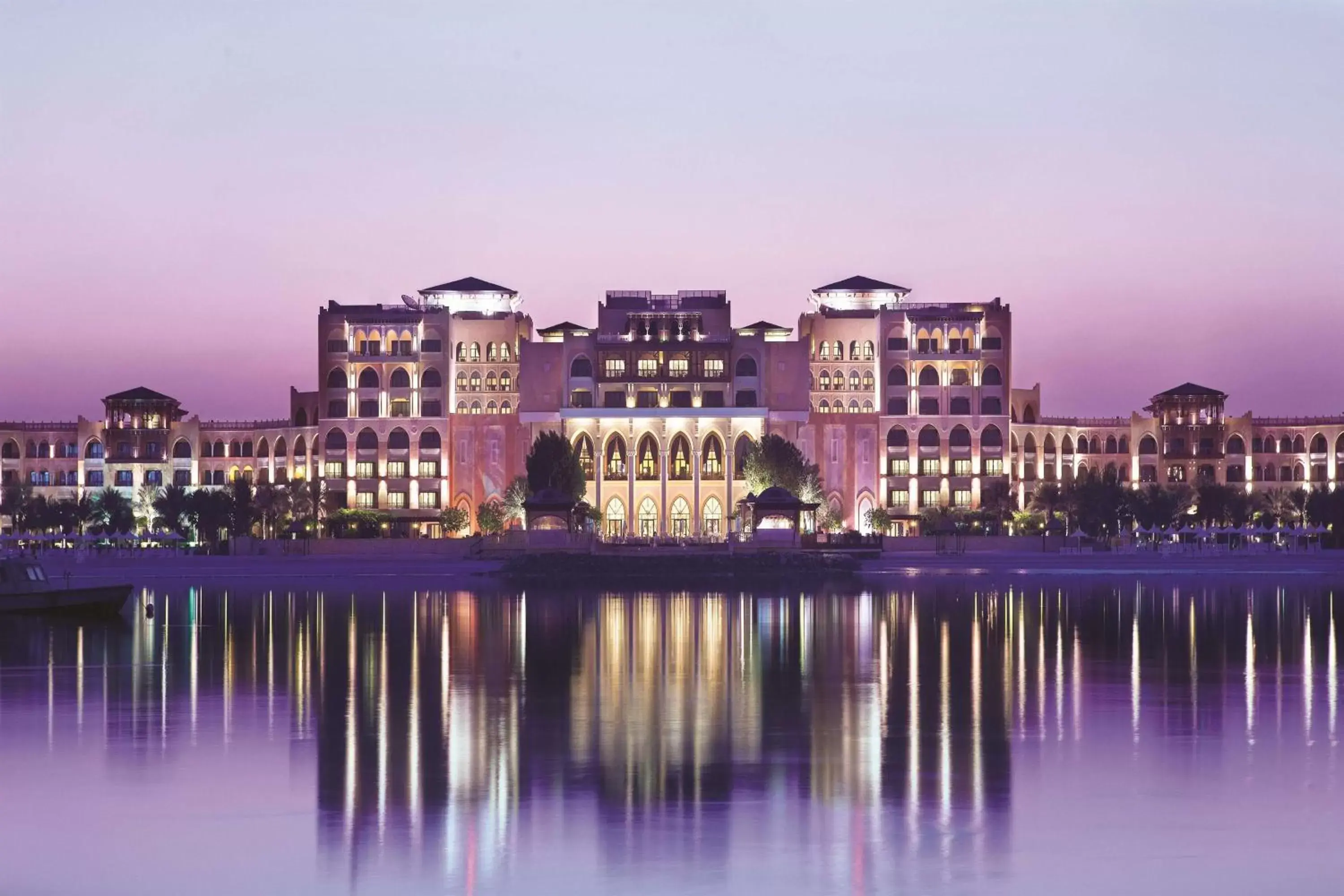 Shangri-La Qaryat Al Beri, Abu Dhabi Shangri-La Qaryat Al Beri, Abu Dhabi