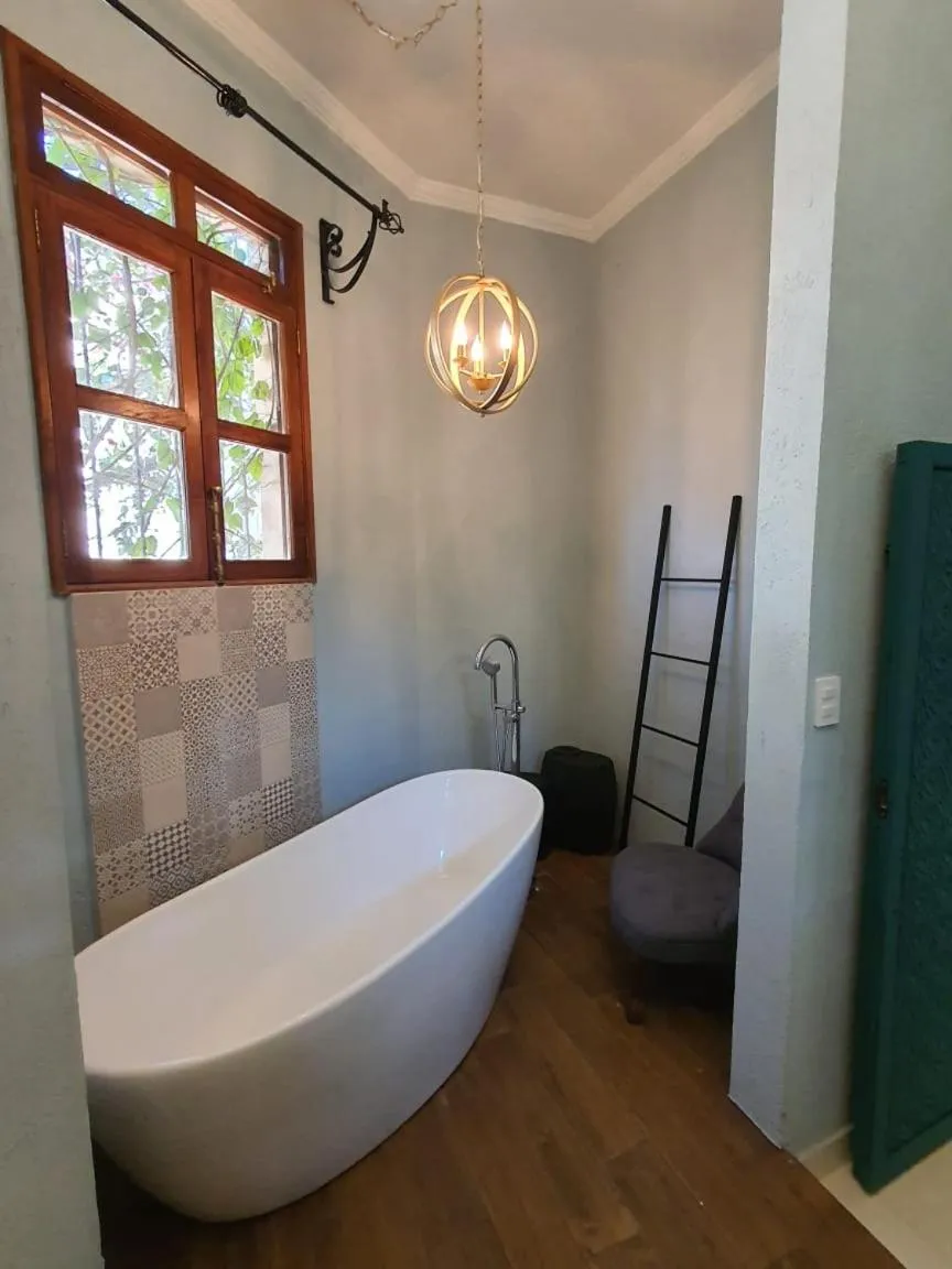 Bath in Mansion San Miguel