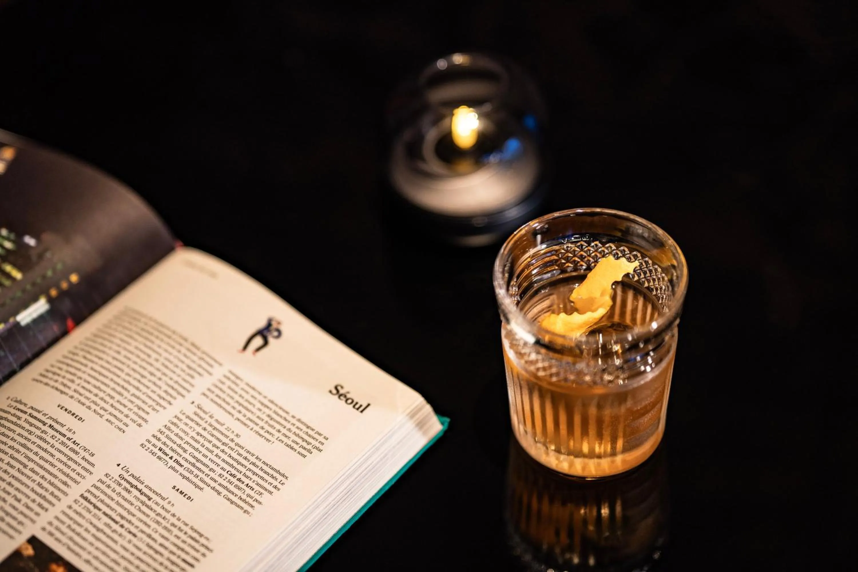 Lounge or bar in L7 WEST LAKE HANOI by LOTTE HOTELS