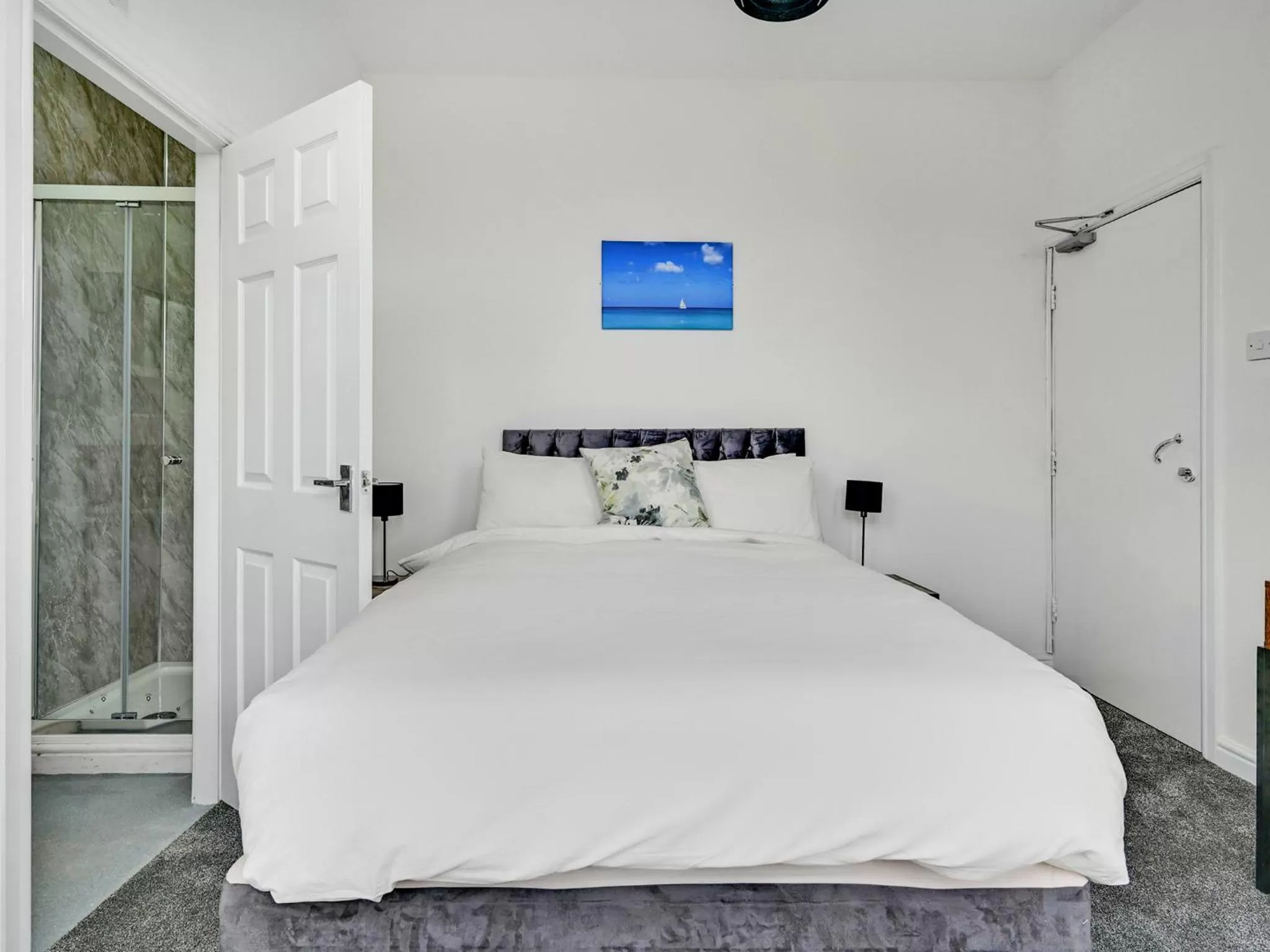 Bedroom in Albert View Rooms