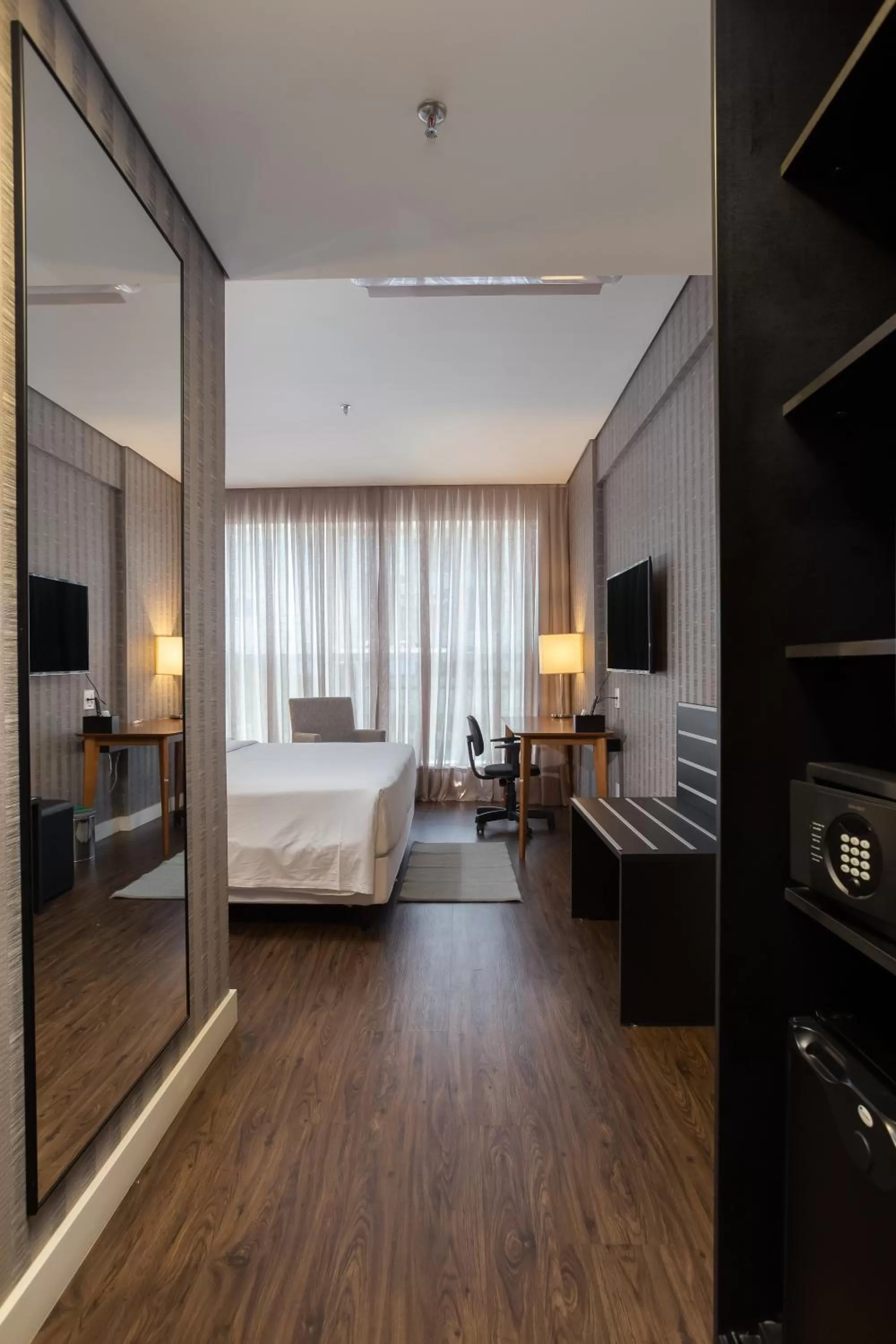 Photo of the whole room, Bed in Hilton Garden Inn Praia Brava