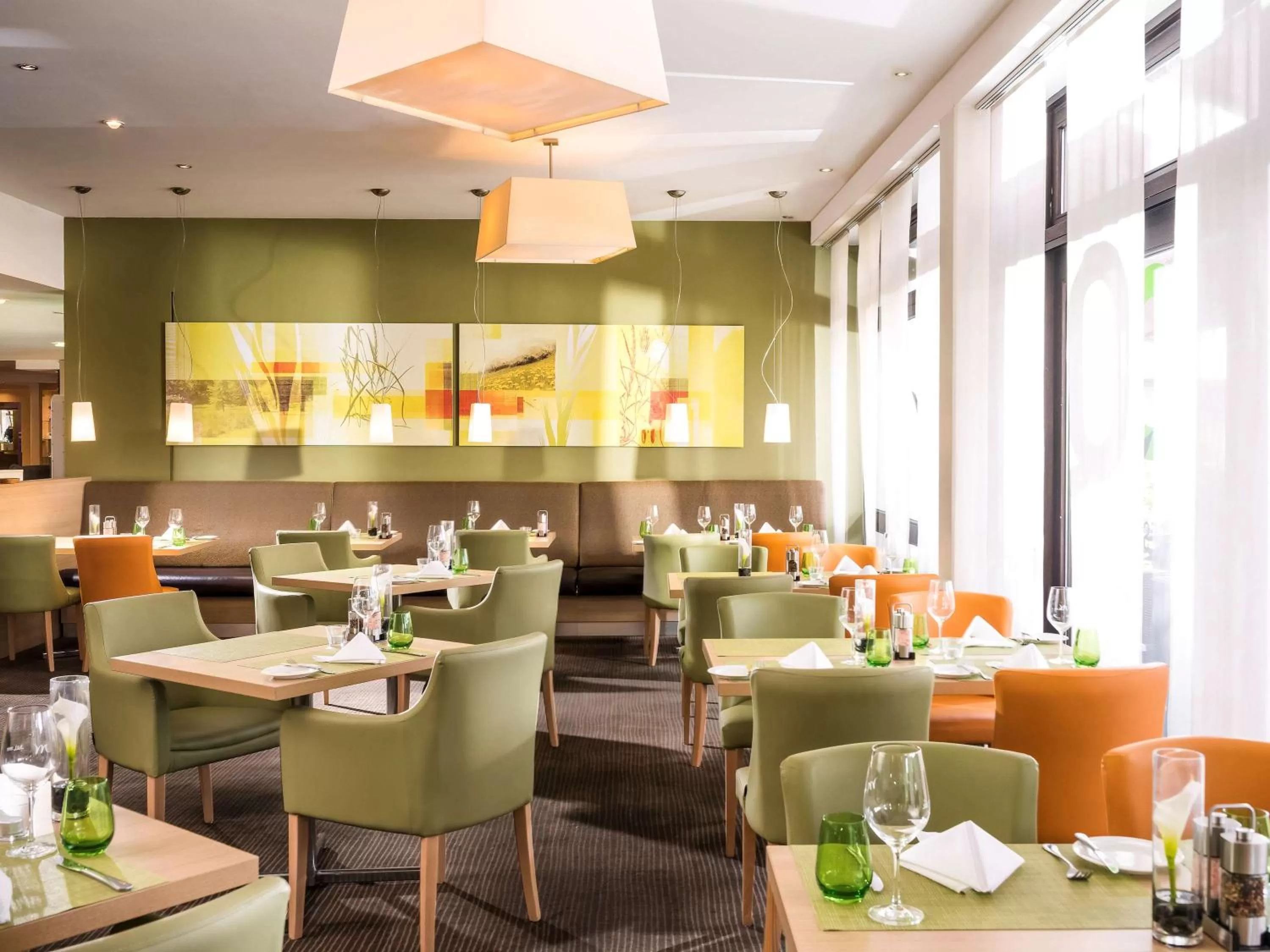 Restaurant/Places to Eat in Mercure Düsseldorf Airport