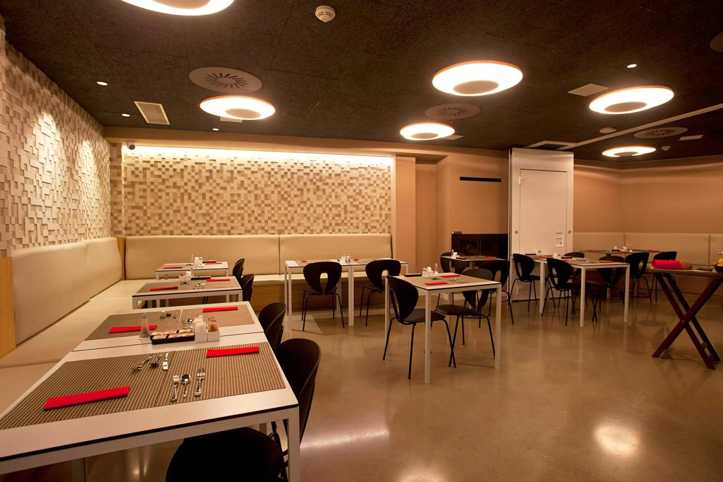 Hotel Pompaelo Plaza del Ayuntamiento & Spa