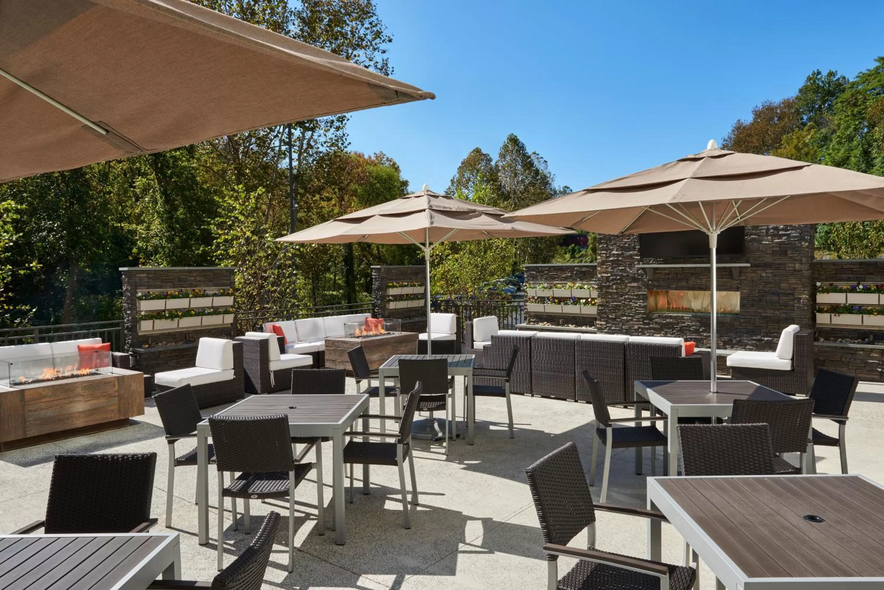 Restaurant/places to eat in Holiday Inn & Suites Philadelphia W - Drexel Hill by IHG