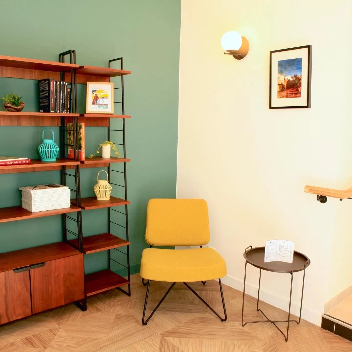 Lounge or bar in Logis Hôtels- Hôtel Marguerite d'Anjou Angers château