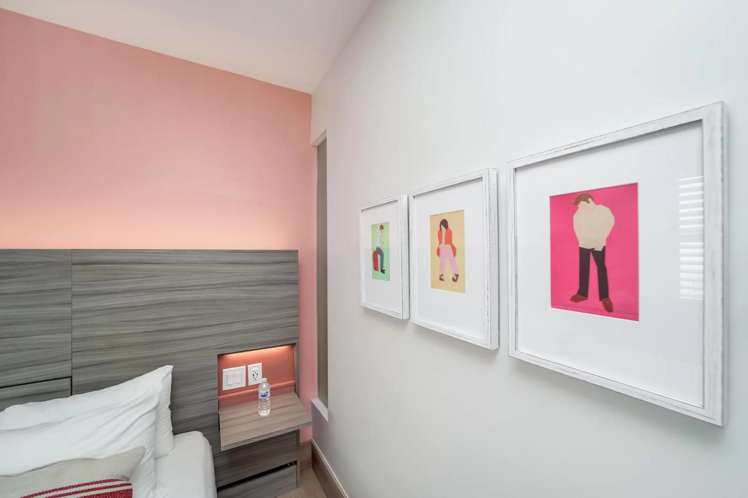 Bed in The Julia Hotel