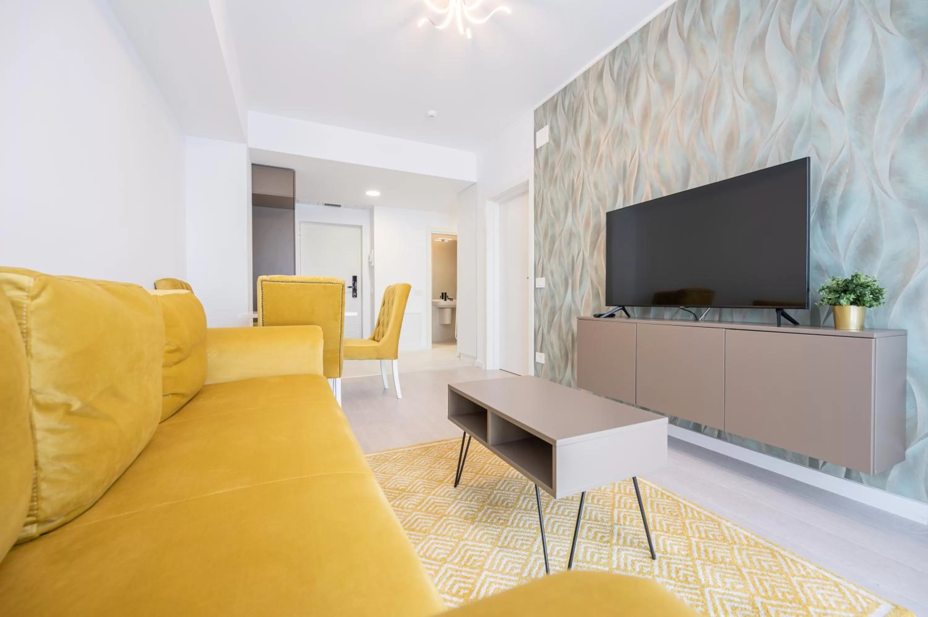 TV and multimedia in Prima by the River