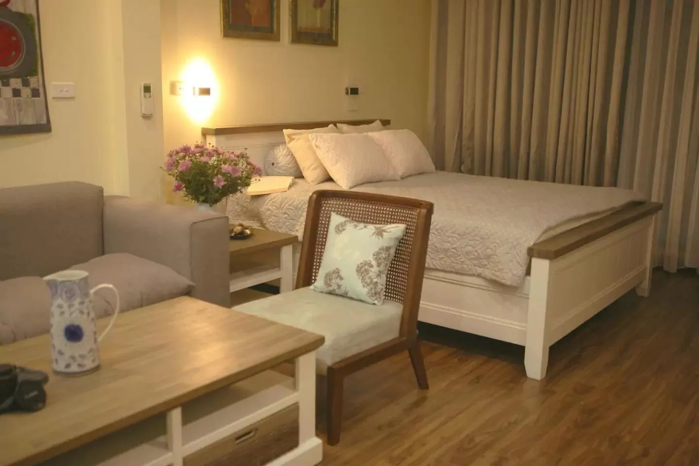 Photo of the whole room, Seating Area in Auntie Liên's Homestay