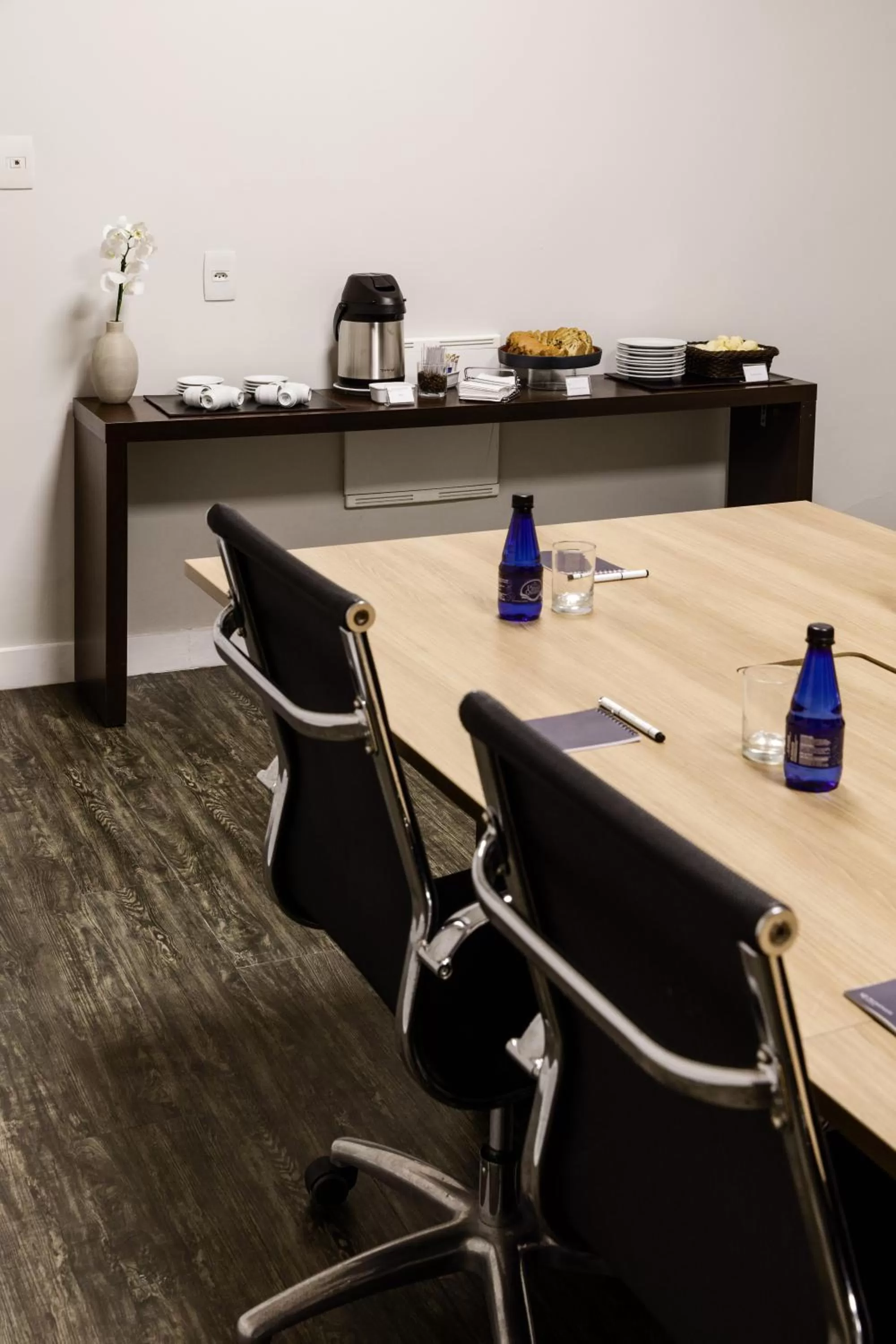 Meeting/conference room in Promenade Link Stay Barra da Tijuca