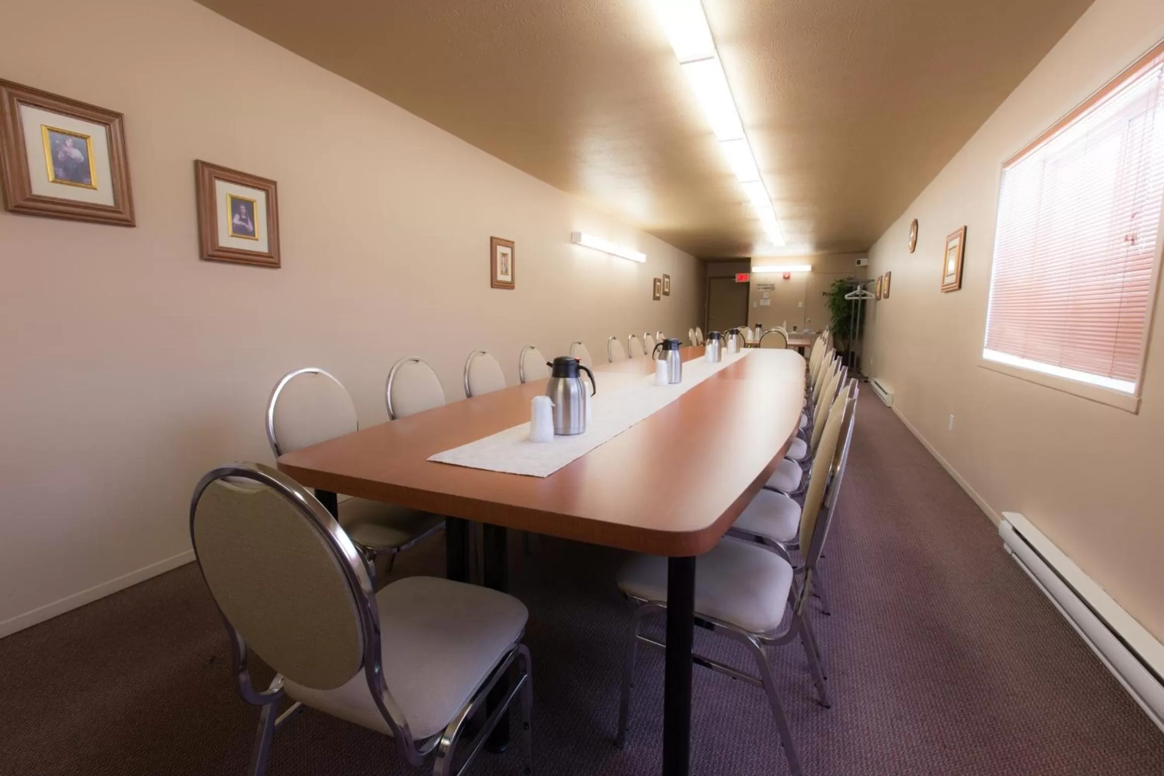 Business facilities in Travelodge by Wyndham Drummondville