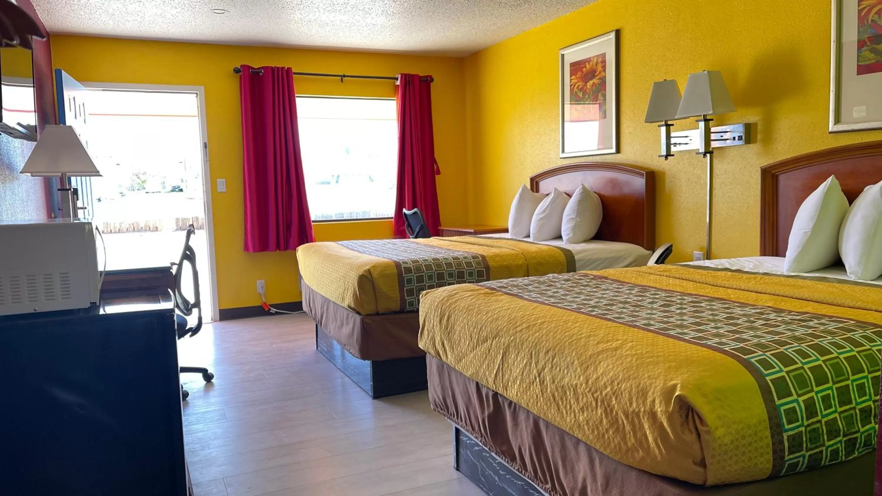 Photo of the whole room, Bed in Morning Star Inn