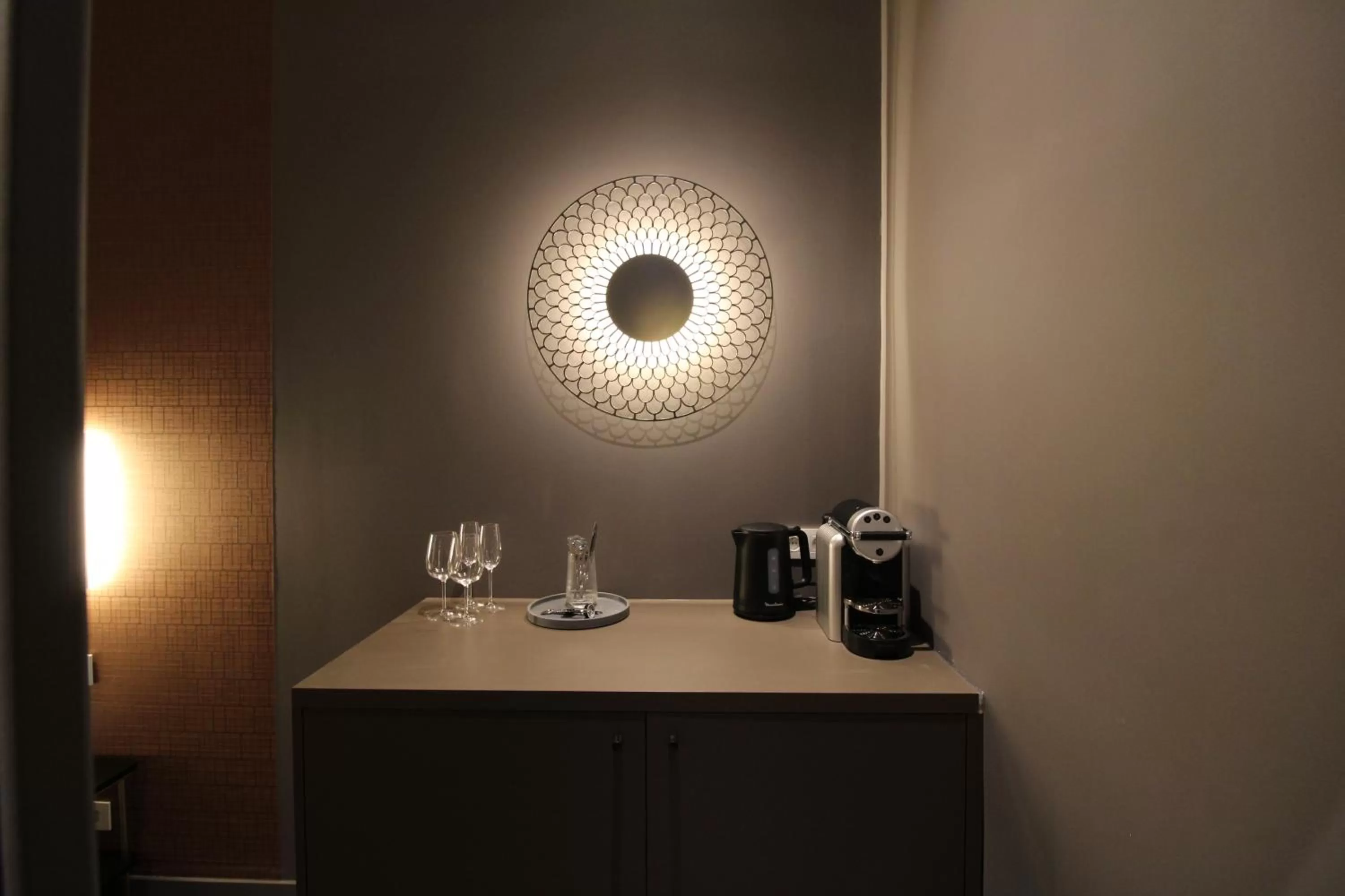 Coffee/tea facilities, Bathroom in MiHotel Sala