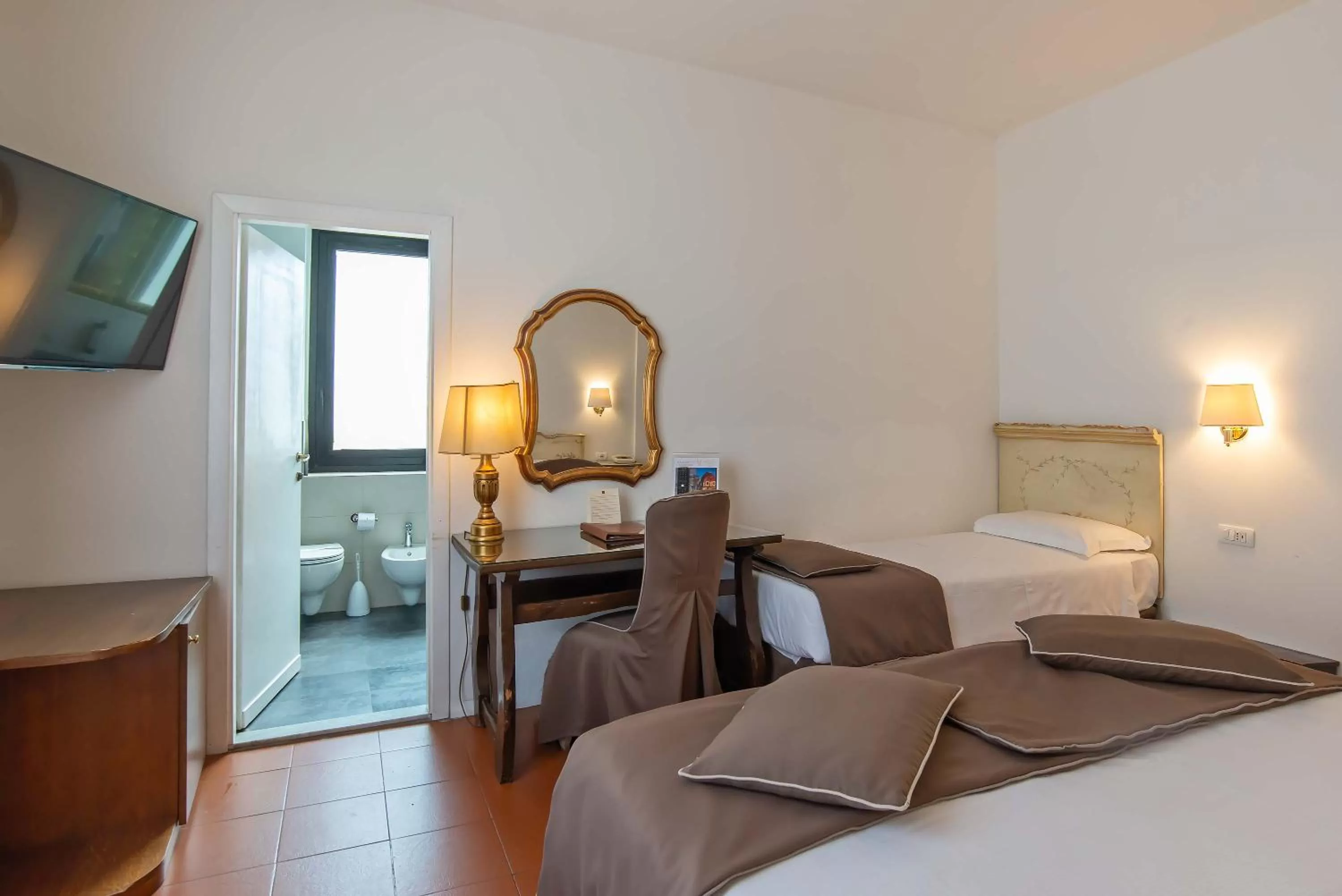 Bedroom, Bed in Hotel Machiavelli Palace