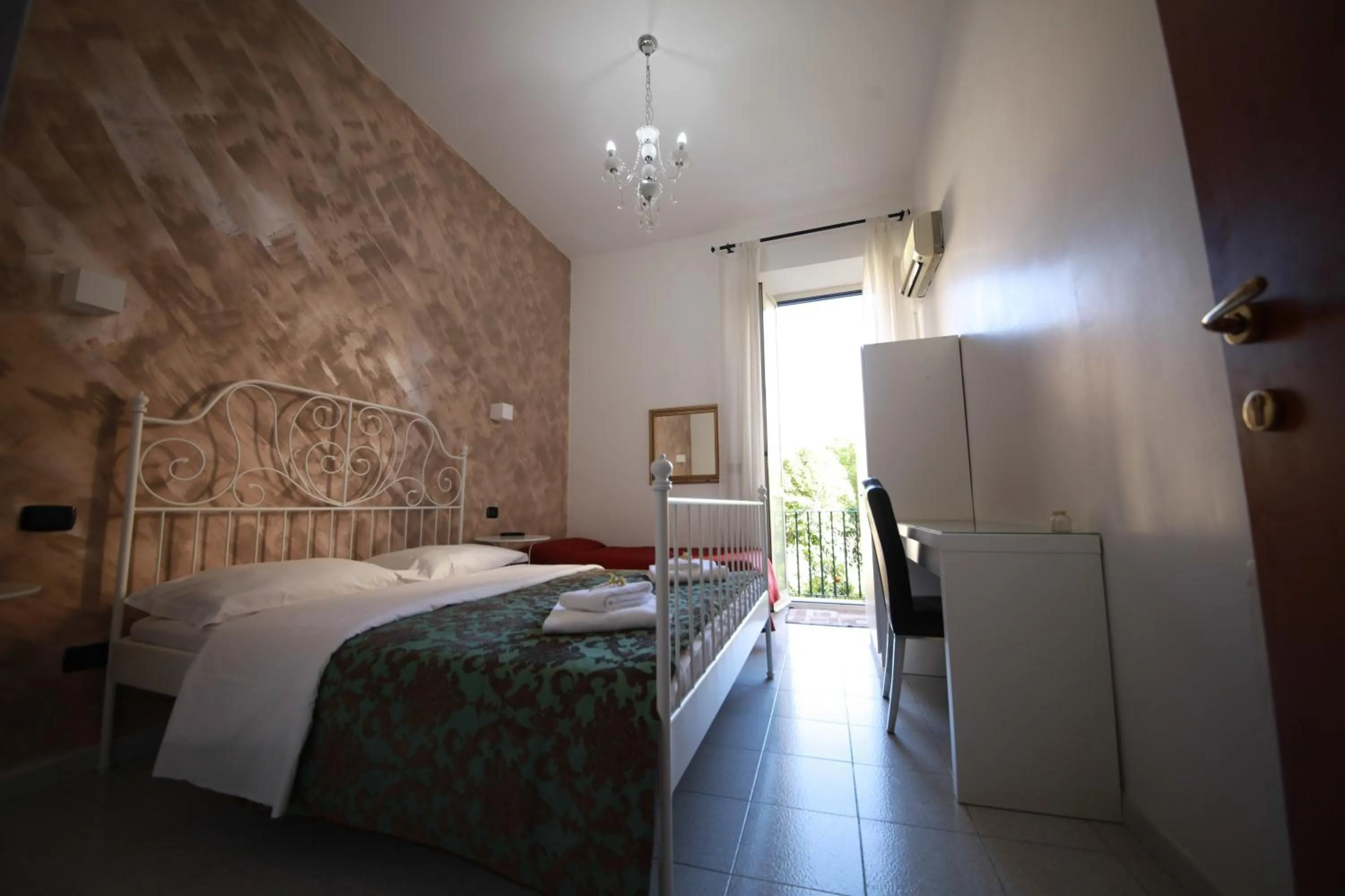 Photo of the whole room, Bed in Hotel Pisa