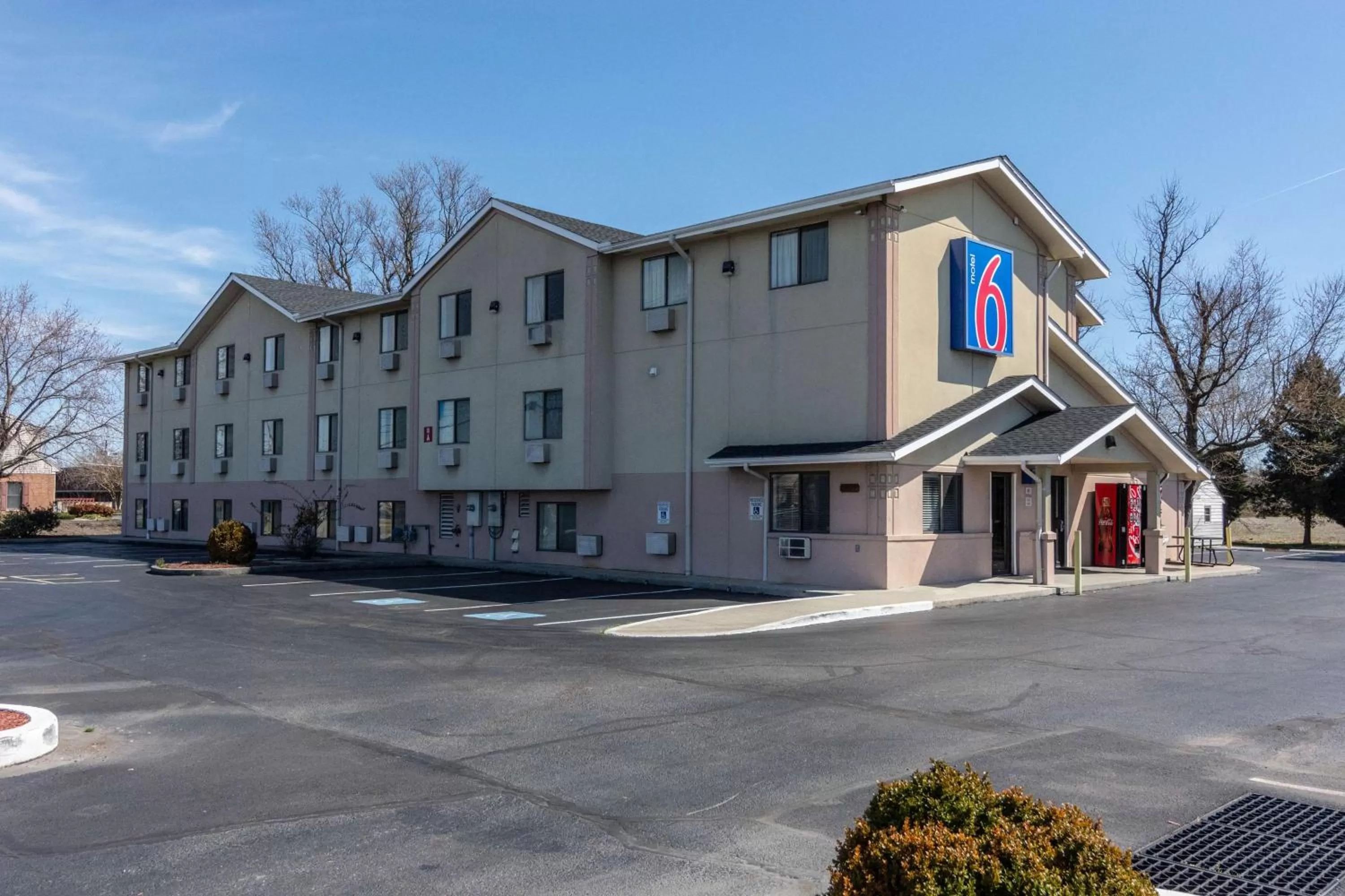 Property building in Motel 6-Salisbury, MD